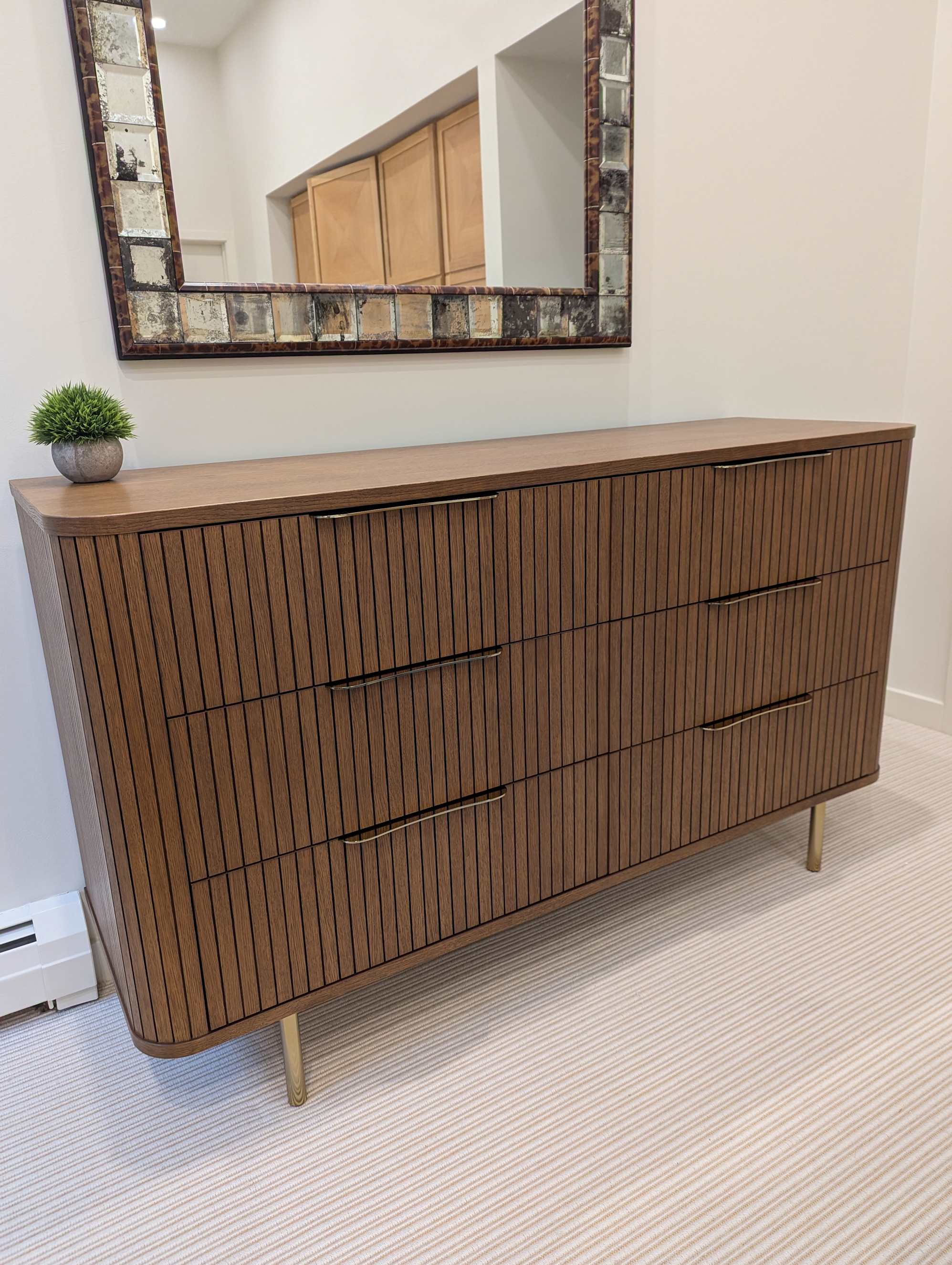Very nice dresser