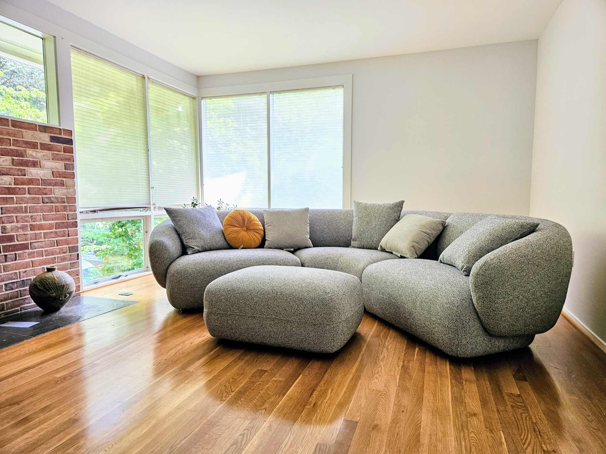 Gorgeous, modern sofa