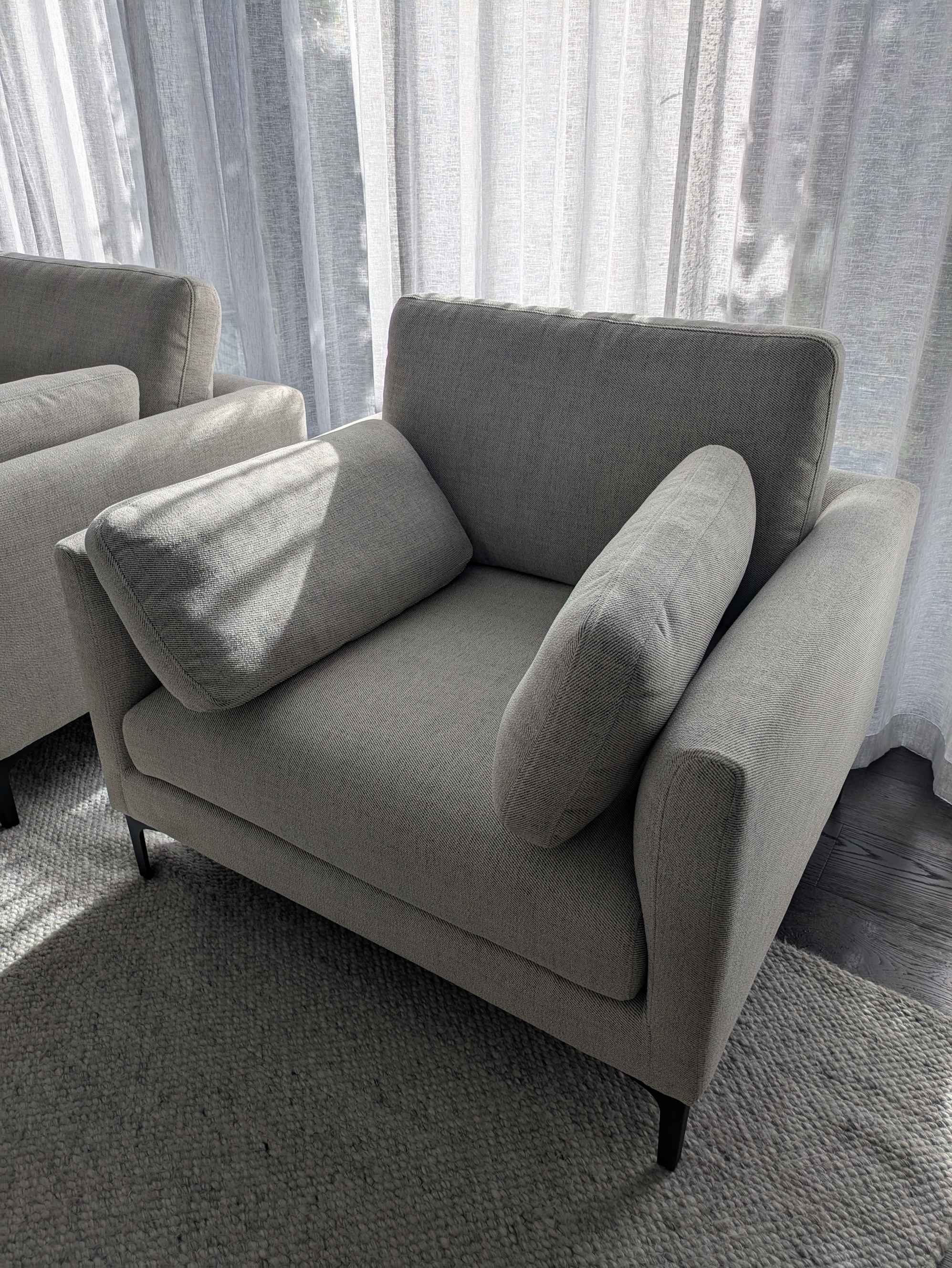 Comfortable, generous size, great price and delivery