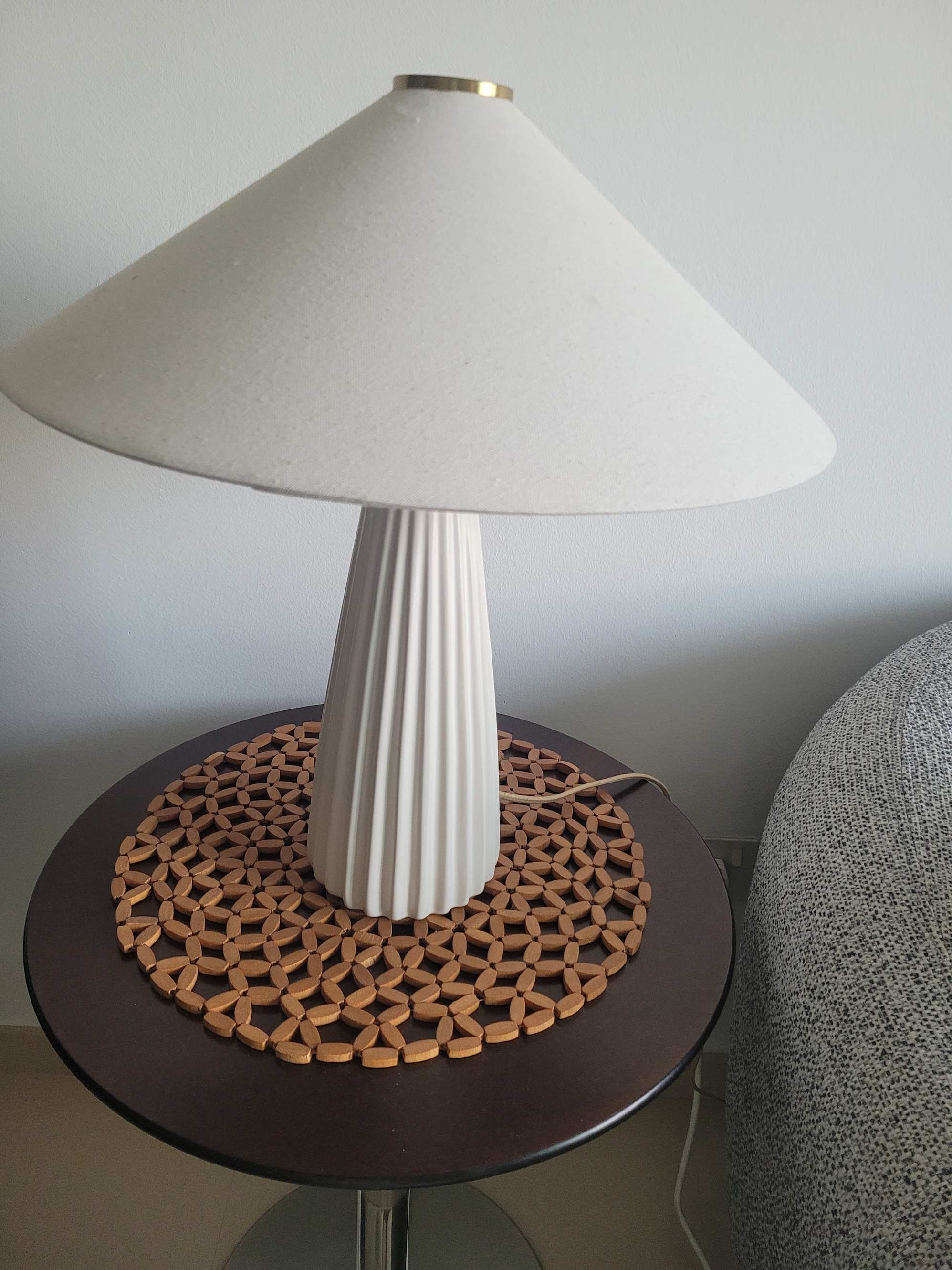 Table lamp
