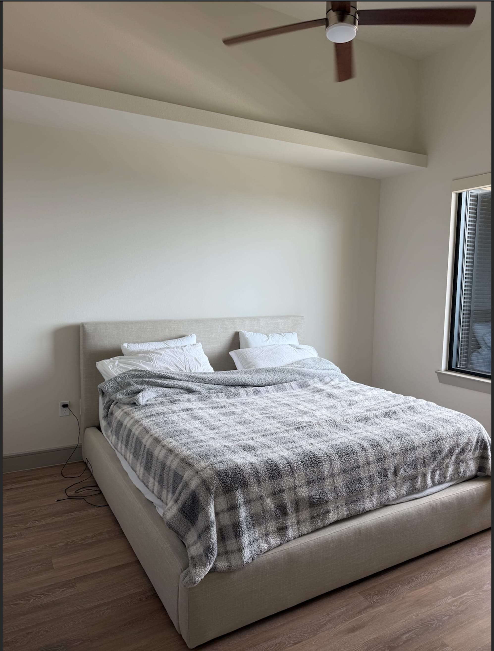 Love this bed frame! 