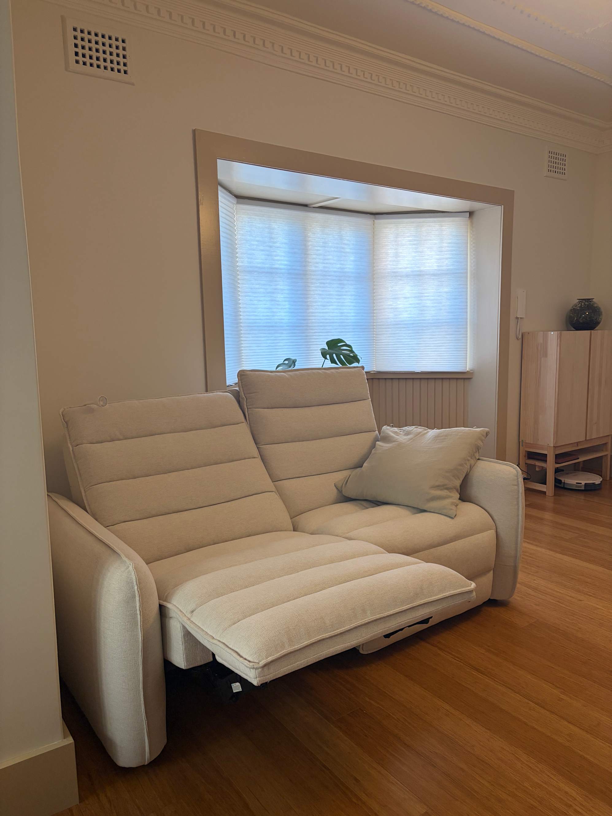 A stylist tight recliner