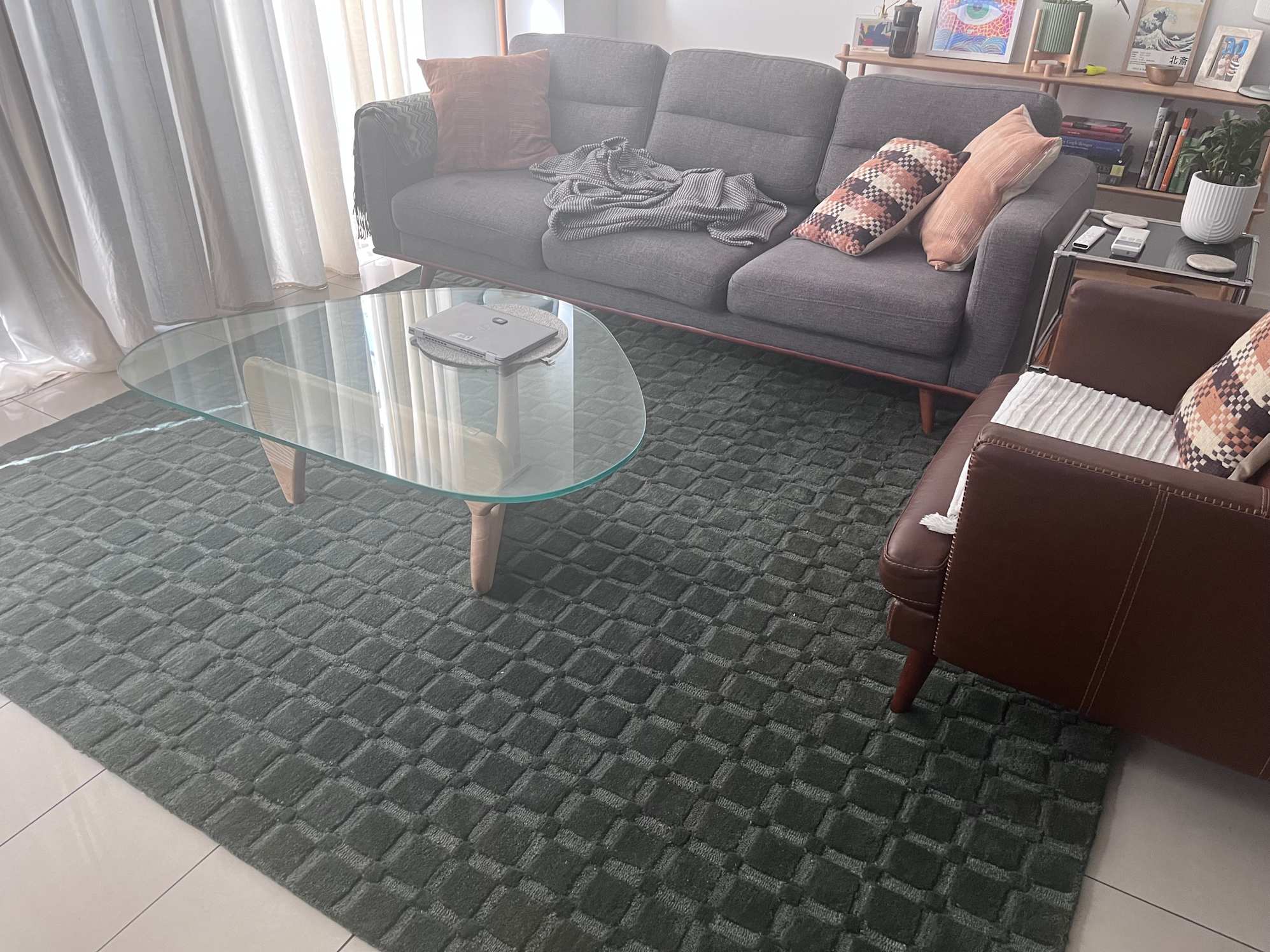 Beautiful carpet and looks luxurious