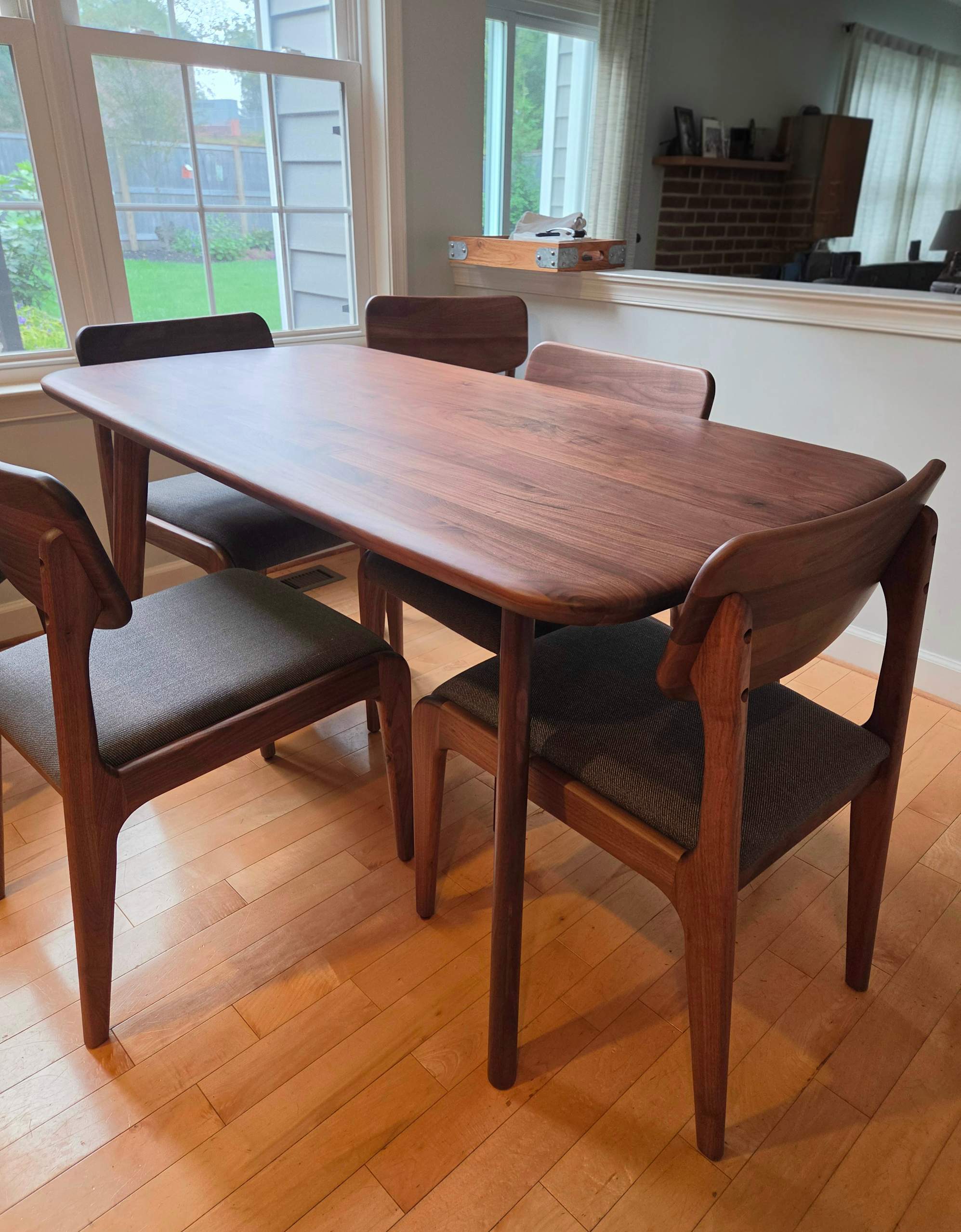 Solid, great table set