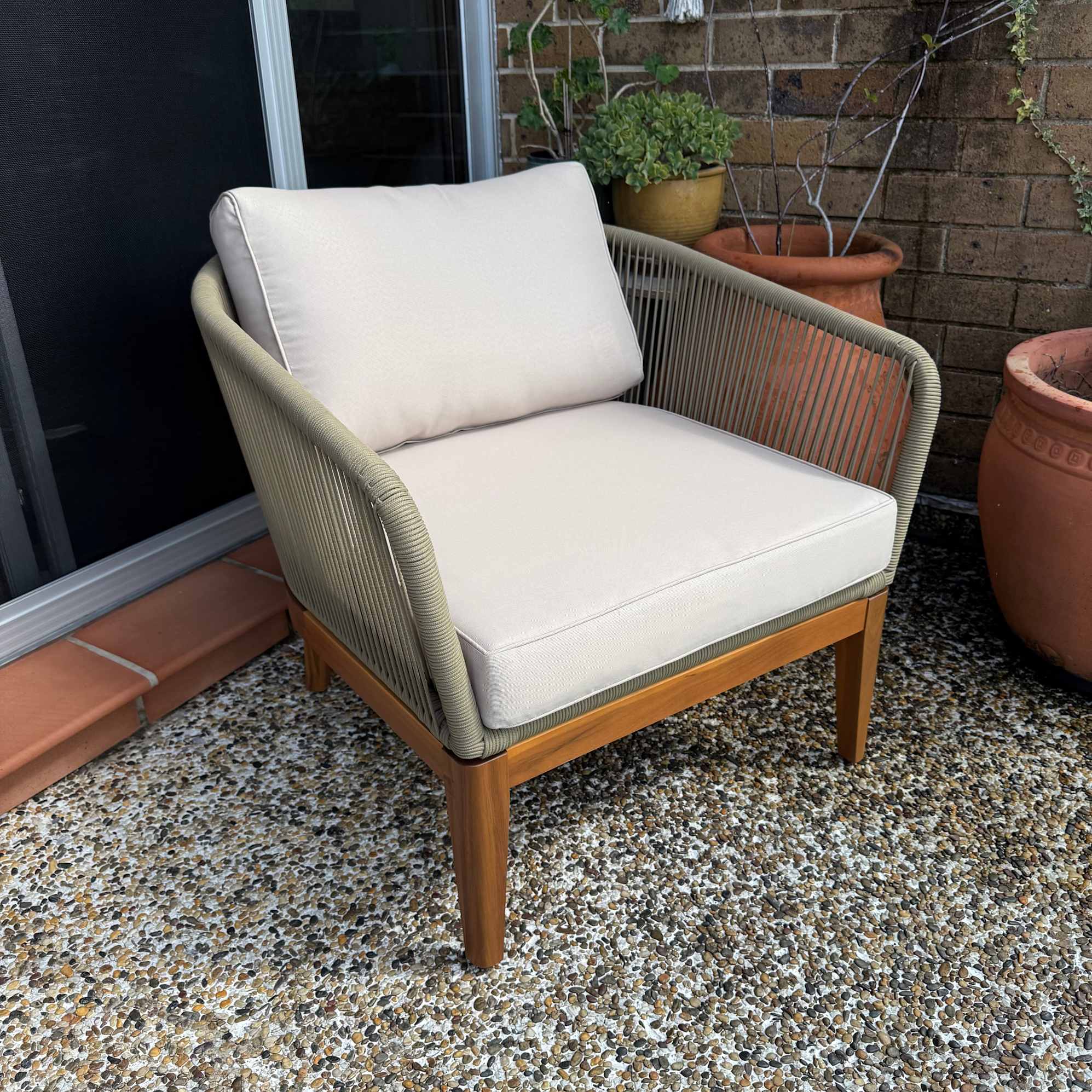 Nice looking piece of outdoor furniture
