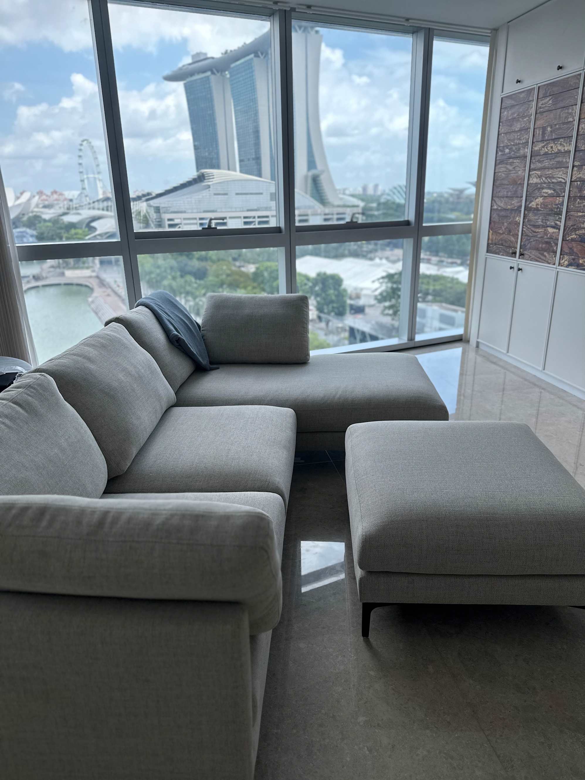 review from Comfy, good looking couch!