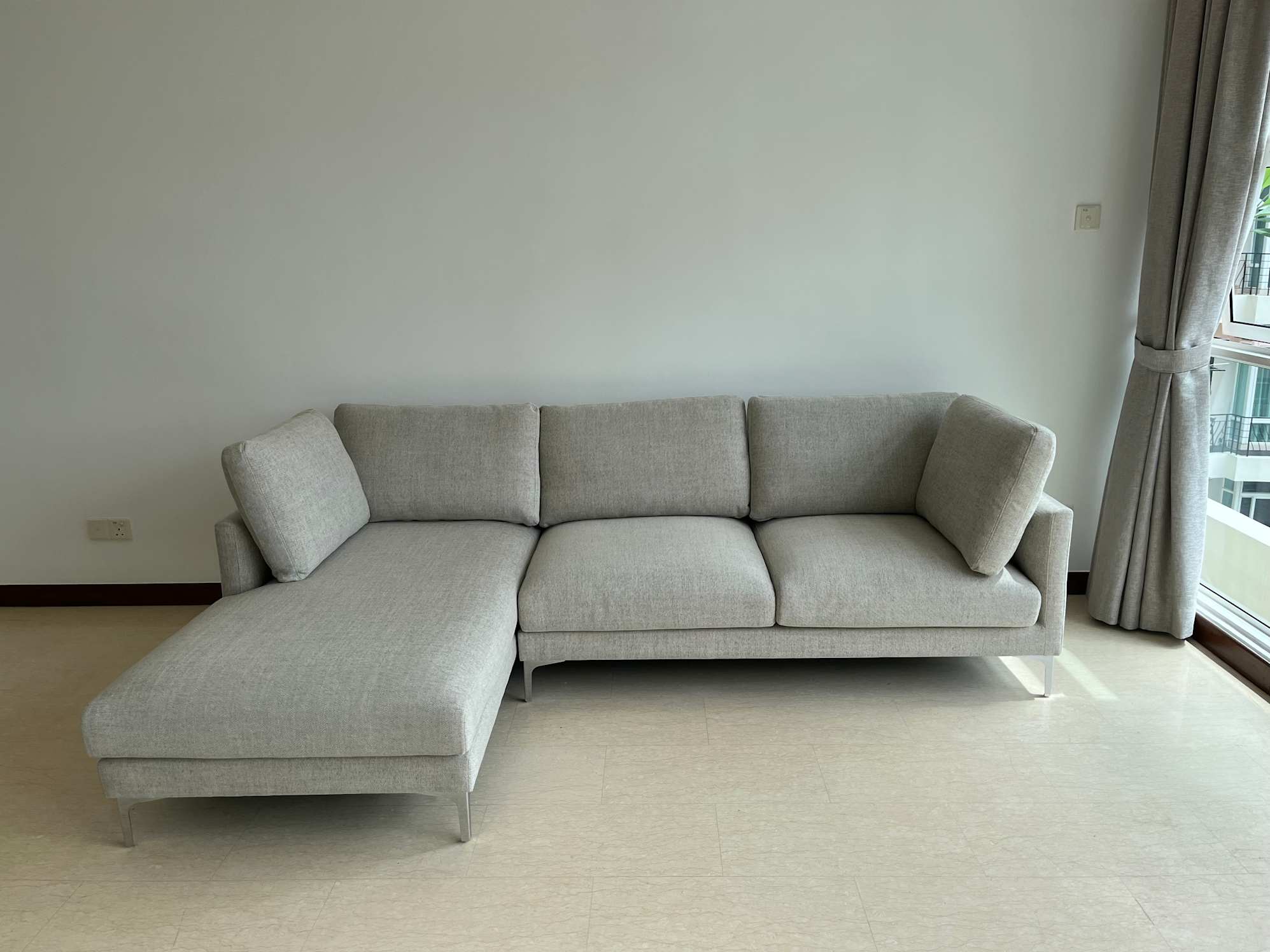 Adams Chaise Sectional Sofa