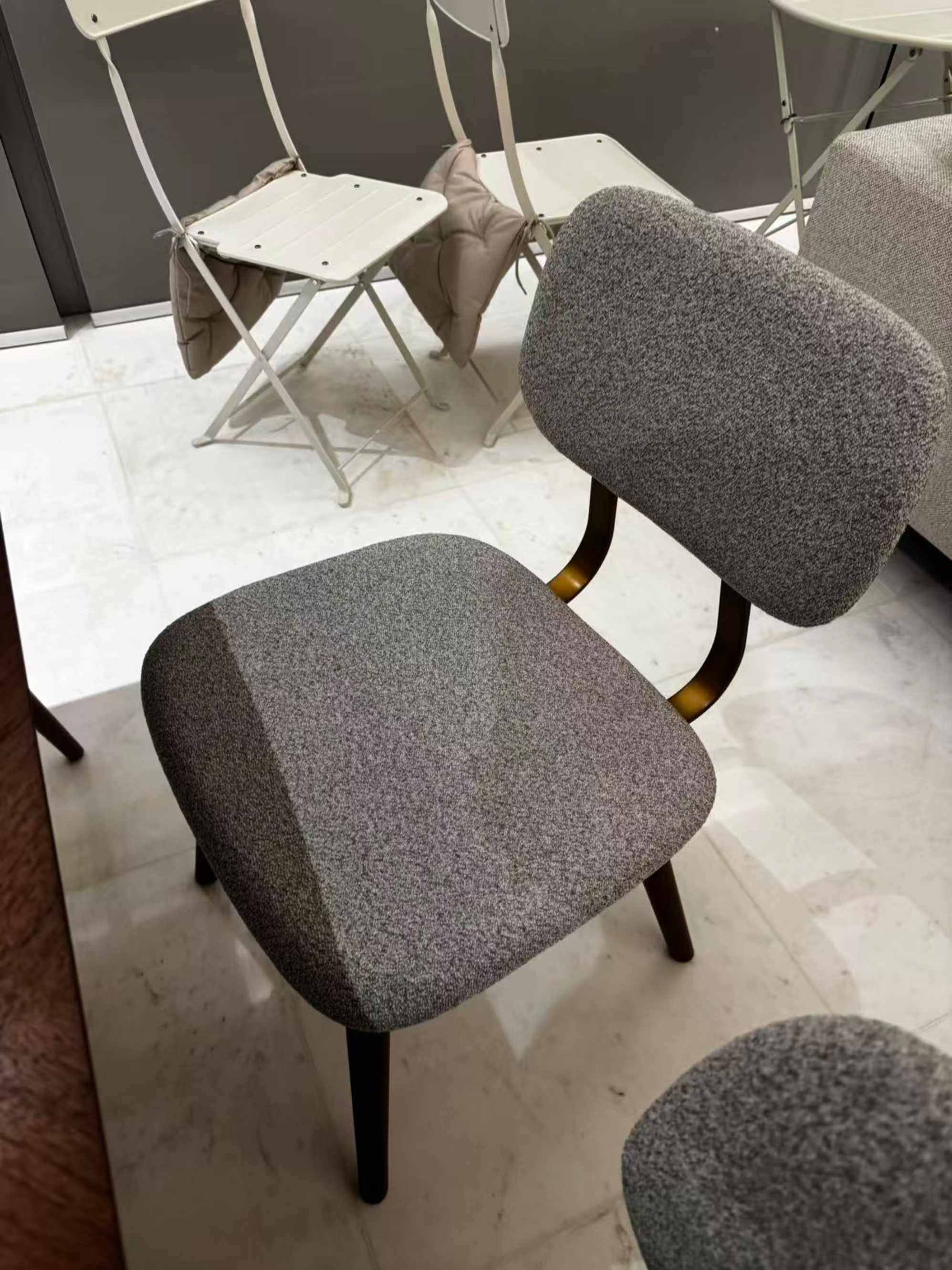 review from The Lily Chair Urban Grey