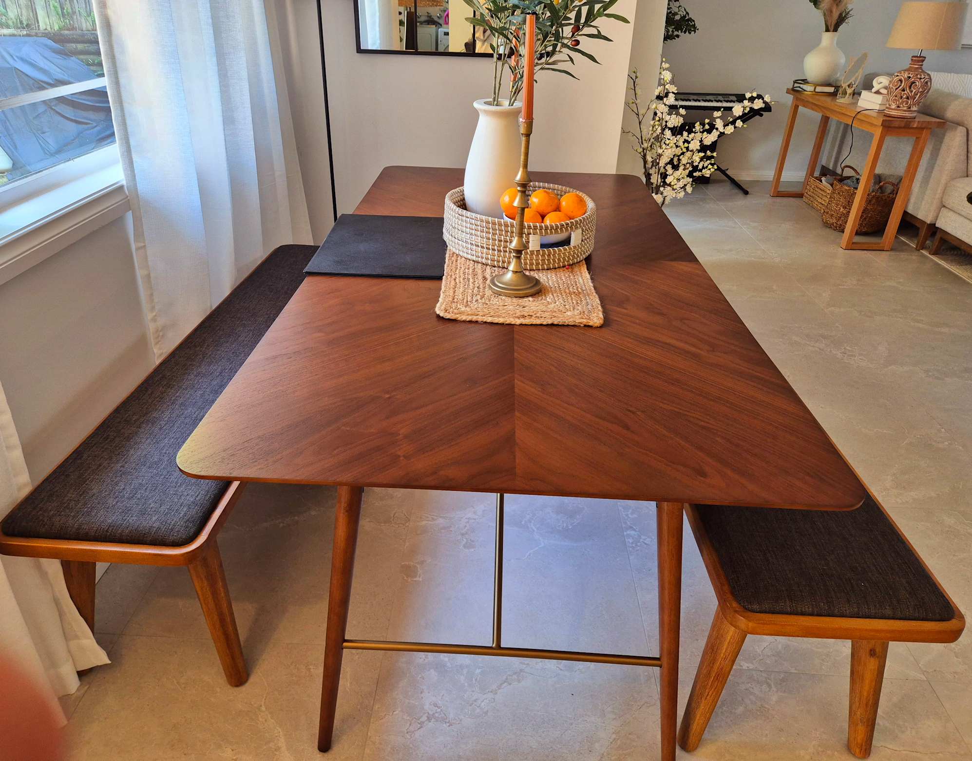 stunning dinning table