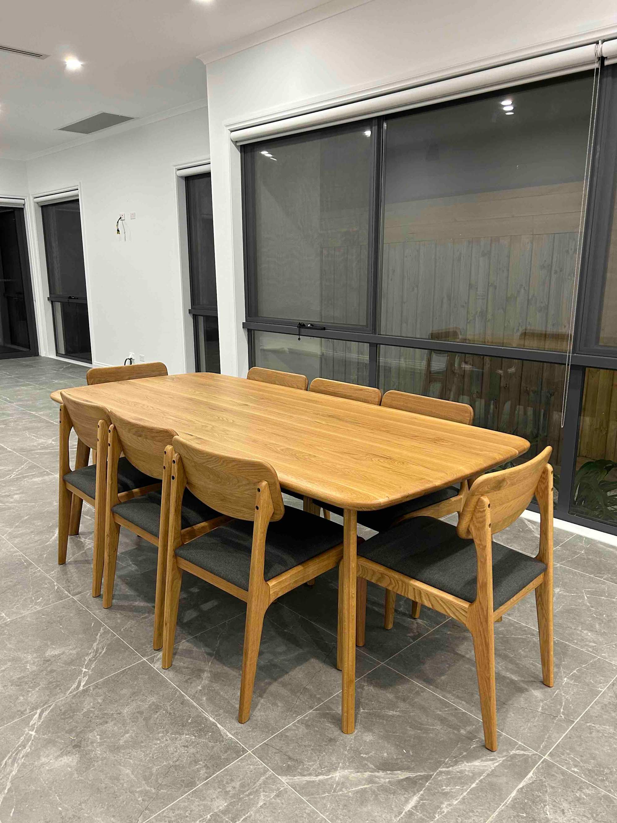 Beautiful dining set with excellent quality