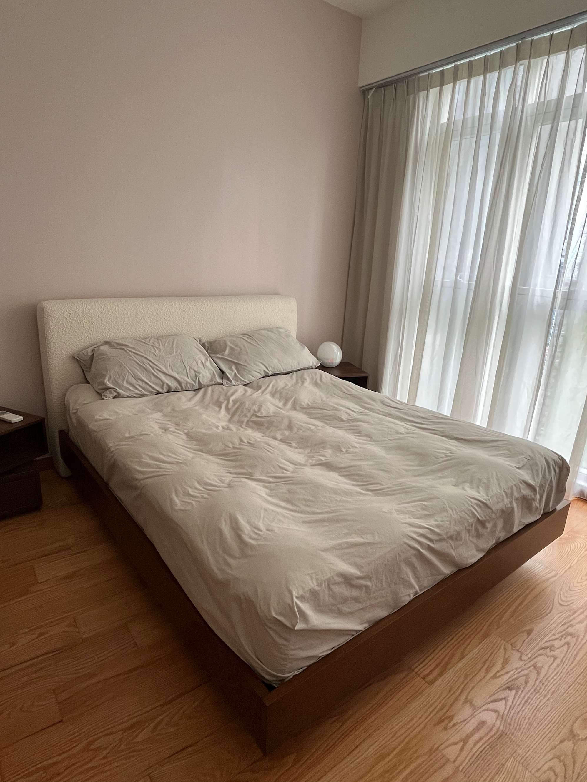 review from Beautiful queen size bed
