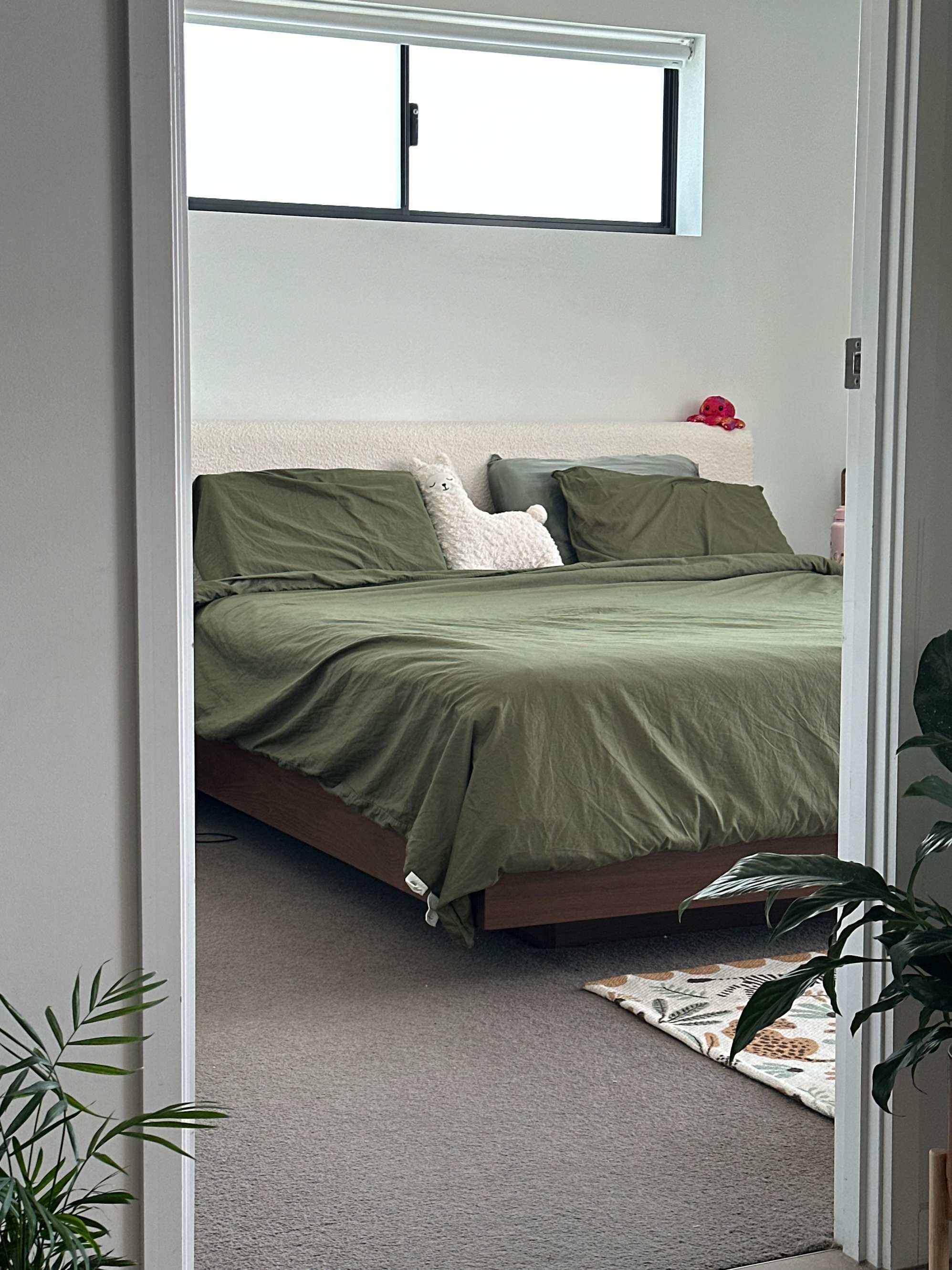 Beautiful and solid bed
