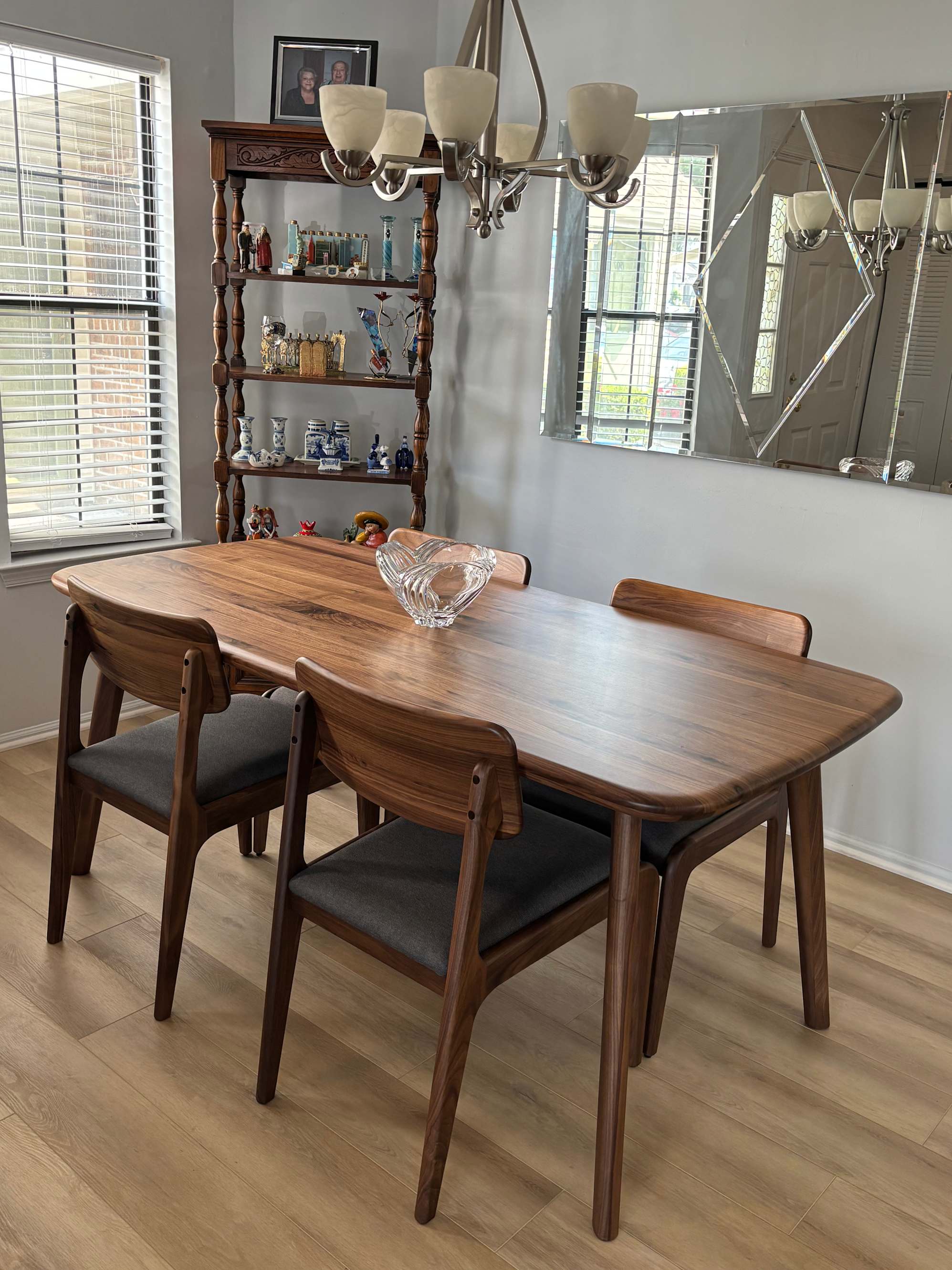 review from Love Vincent Dining Table Set
