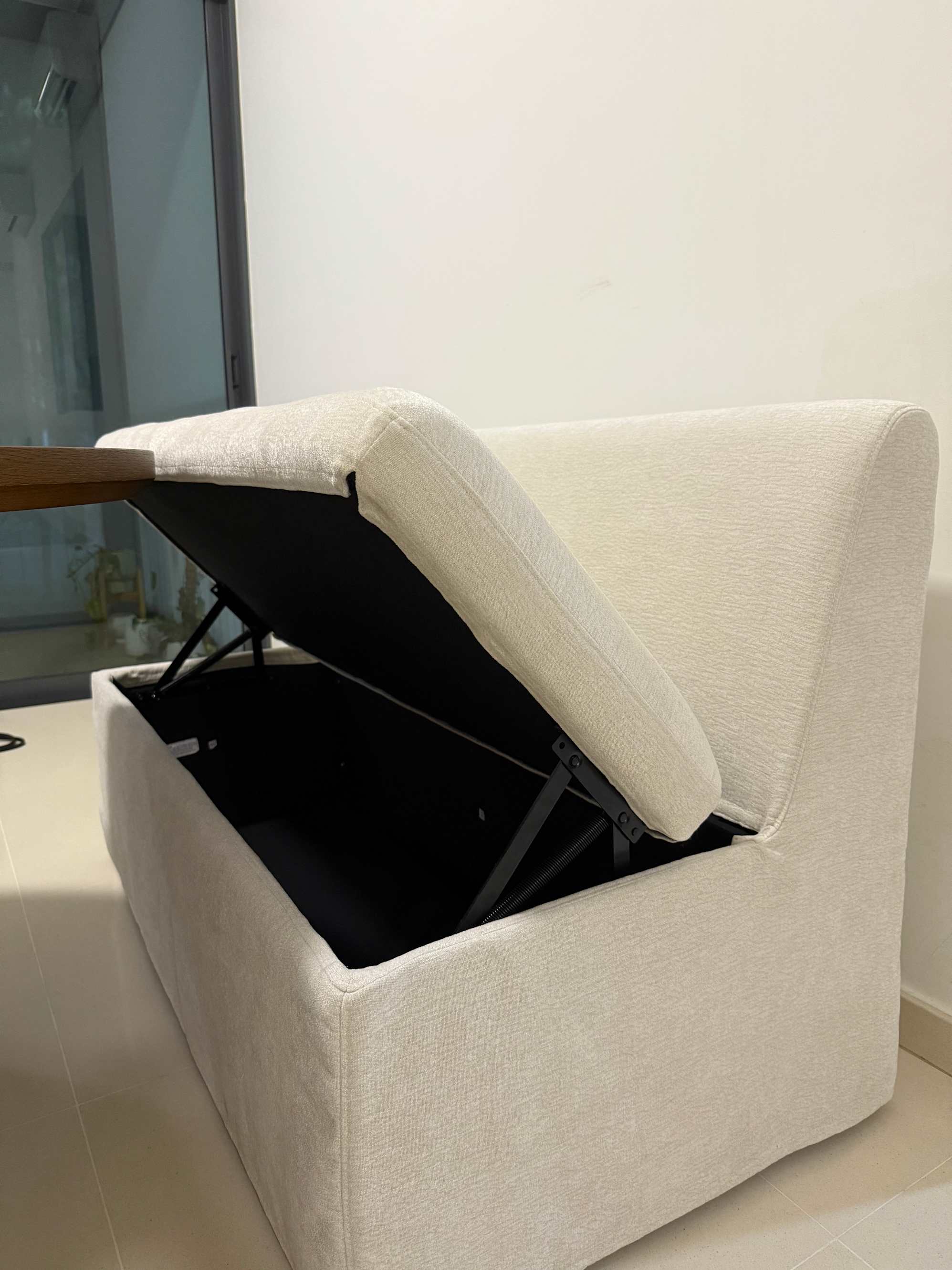 review from Love the comfort and storage