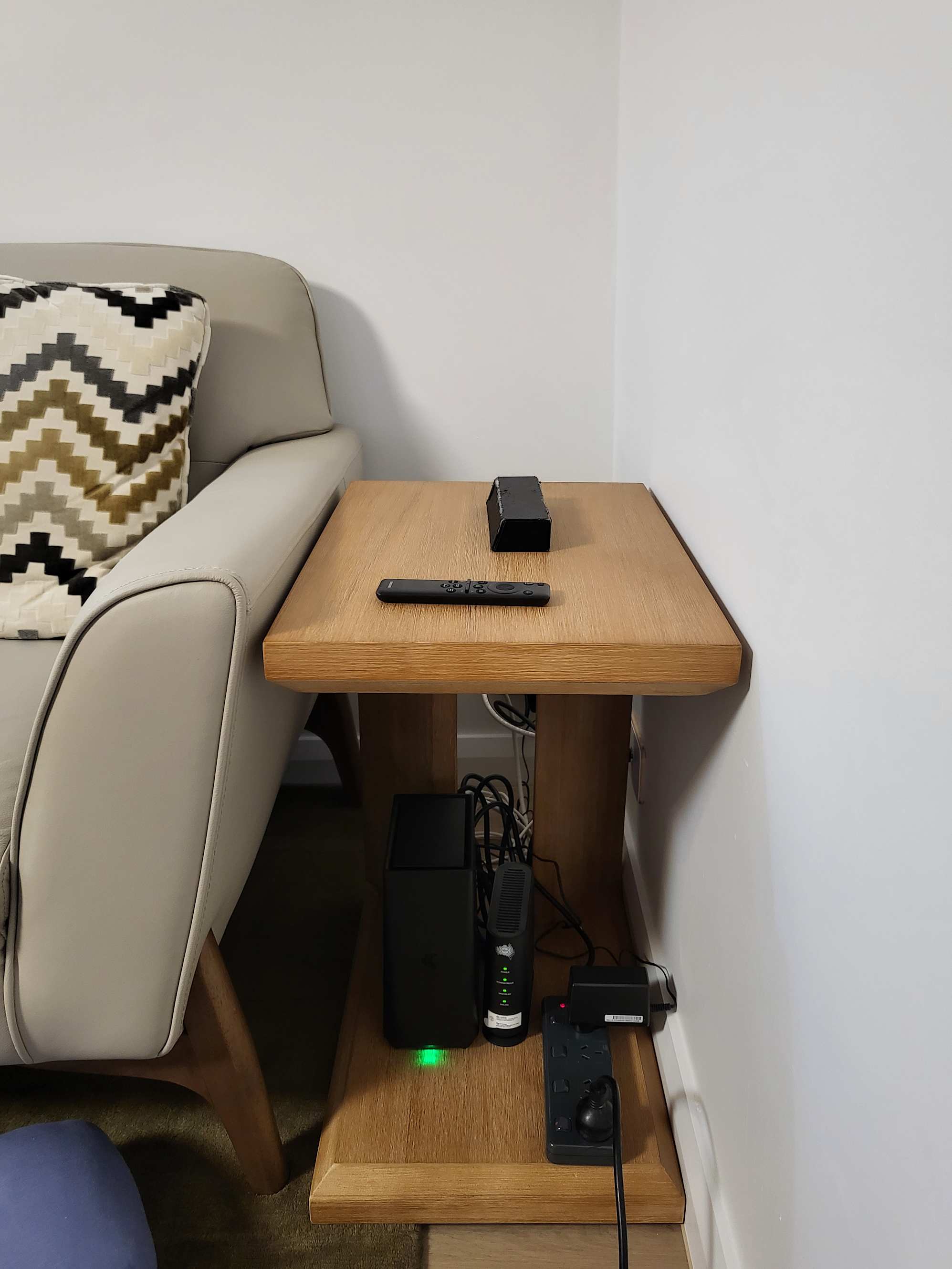 Very practical for narrow space lounge side table.