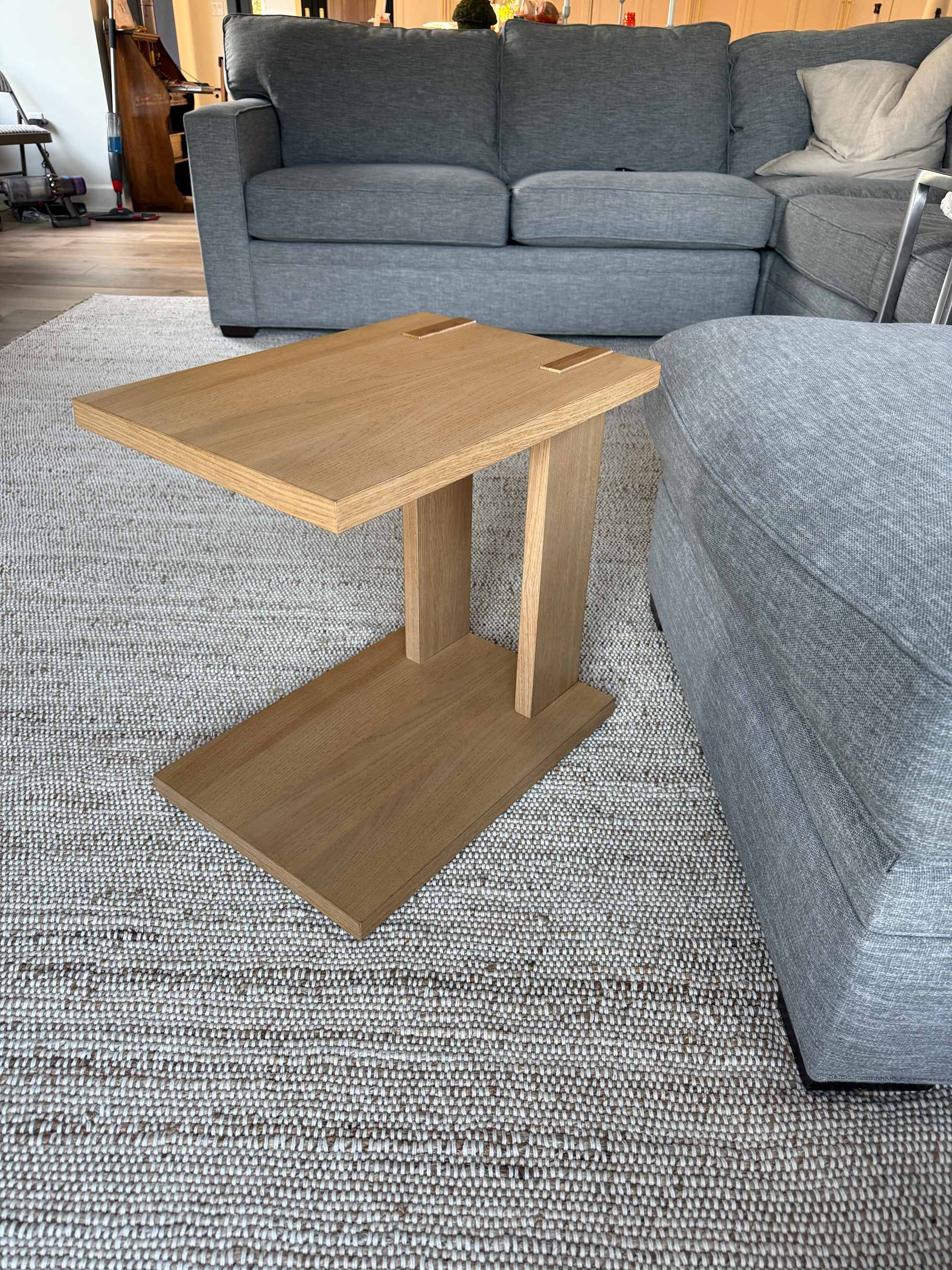 Beautiful warm oak color, very sturdy