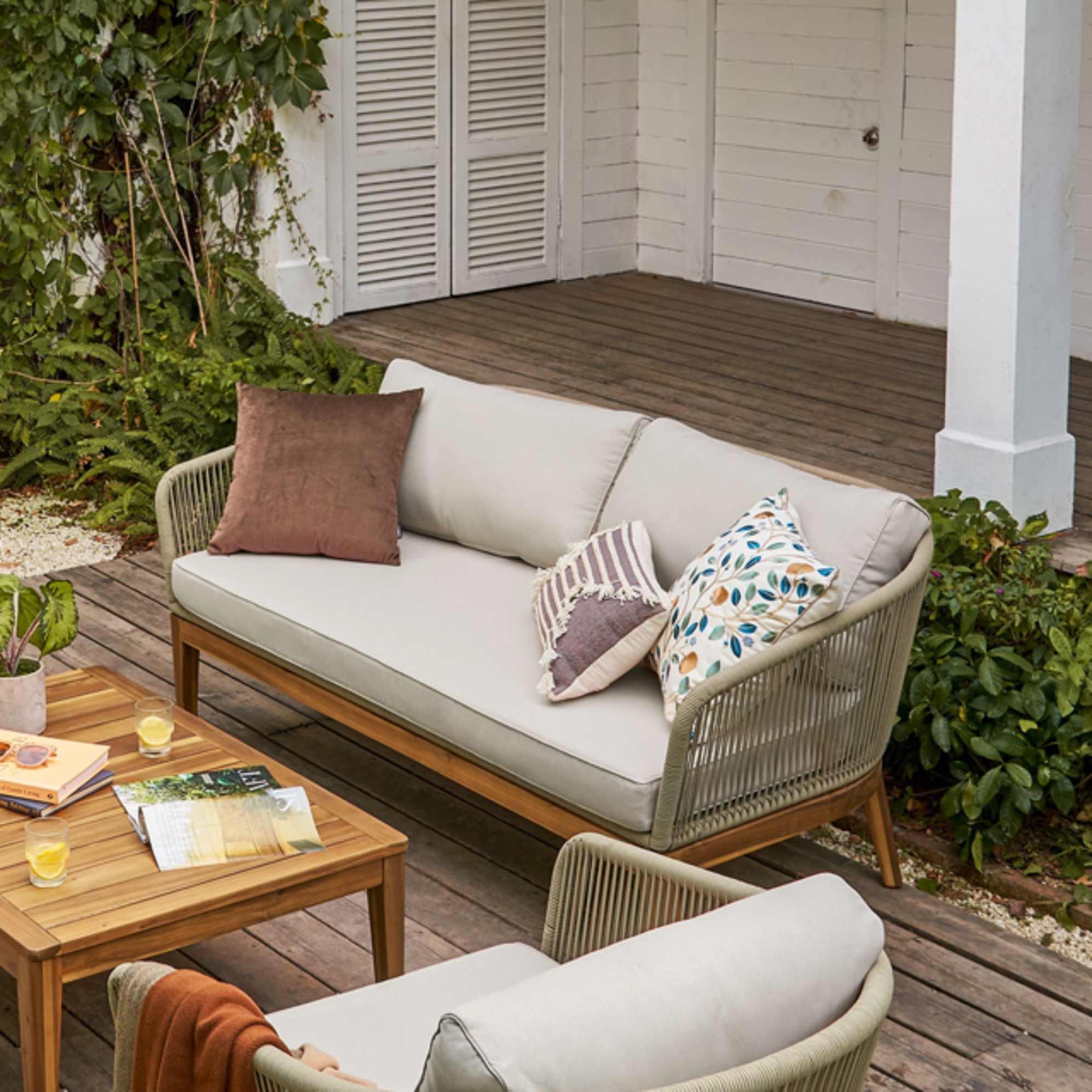 Maui Outdoor 2-Seater Sofa