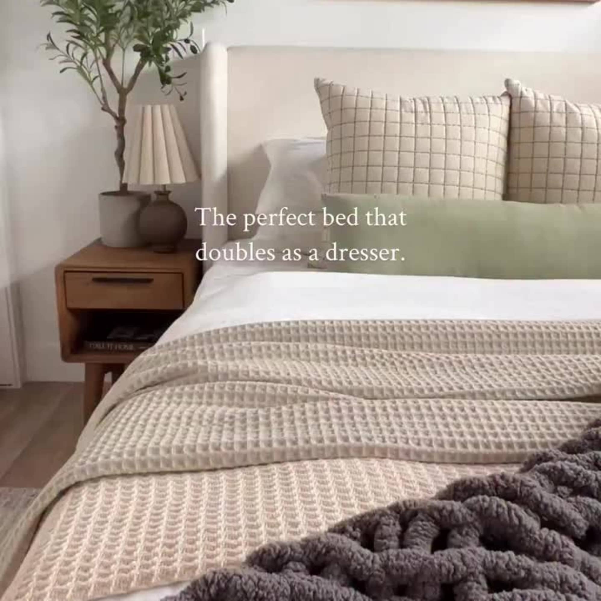 Instagram post by @cottageandsea - 1812