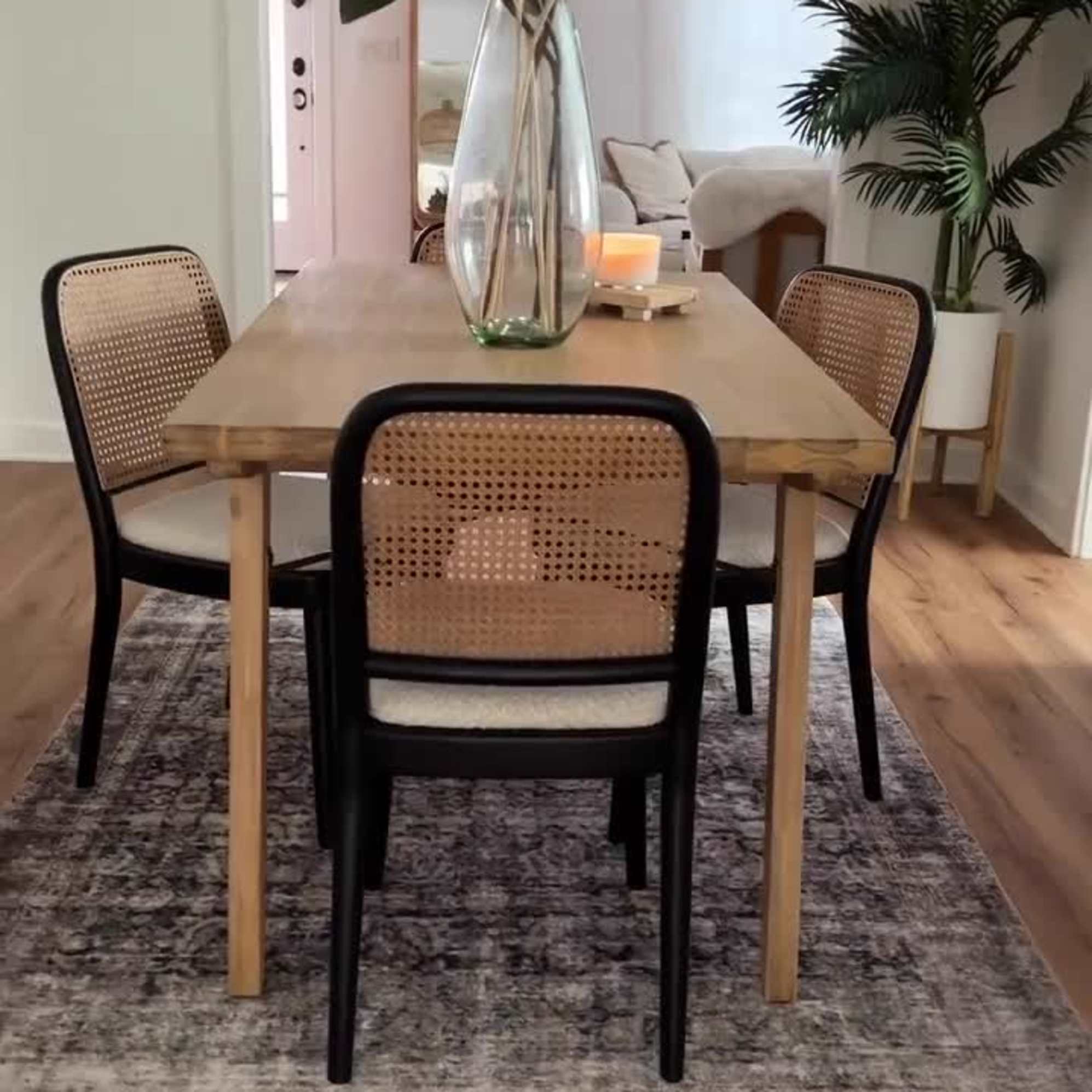 Instagram post by @cottageandsea - 1604