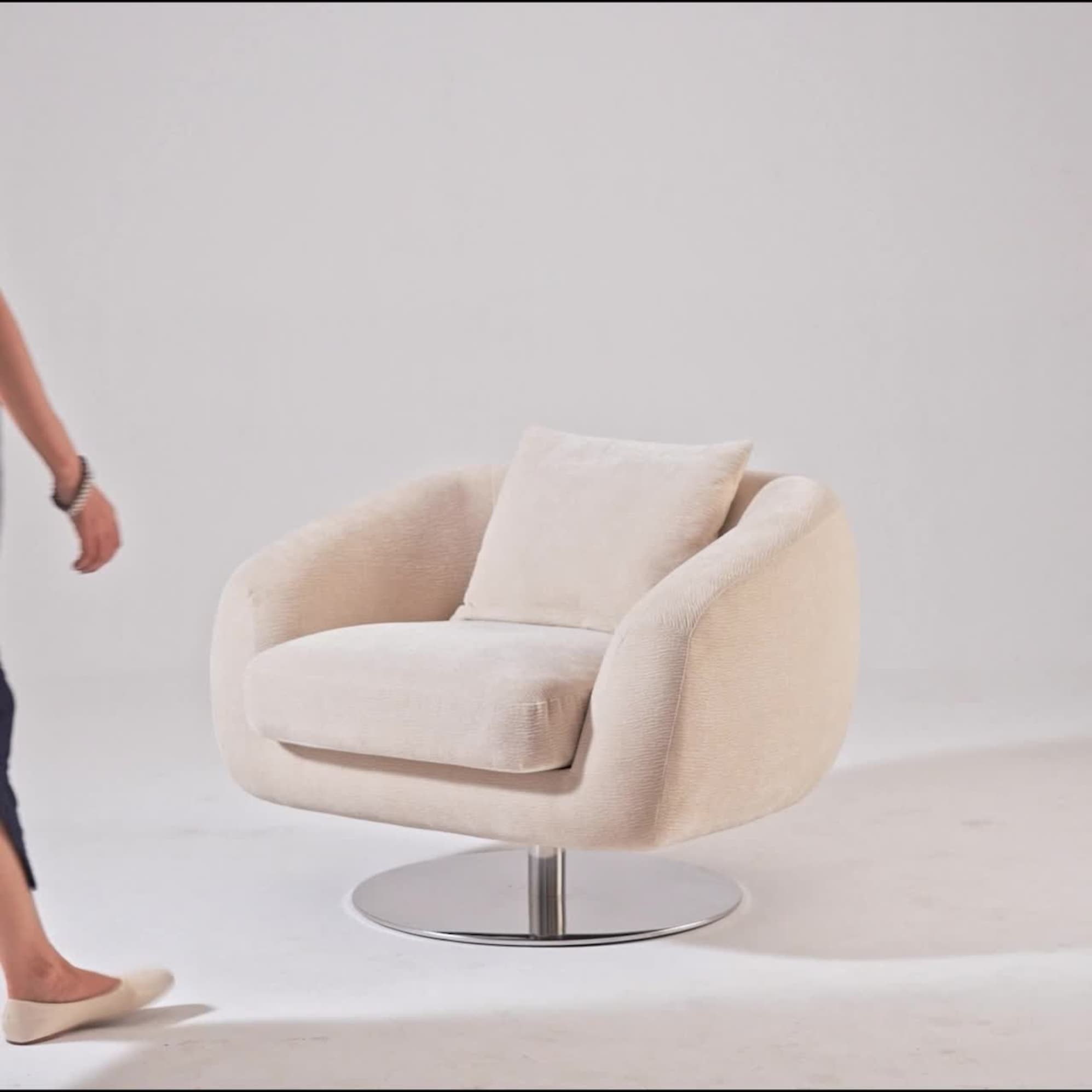 Xander Performance Swivel Armchair 1