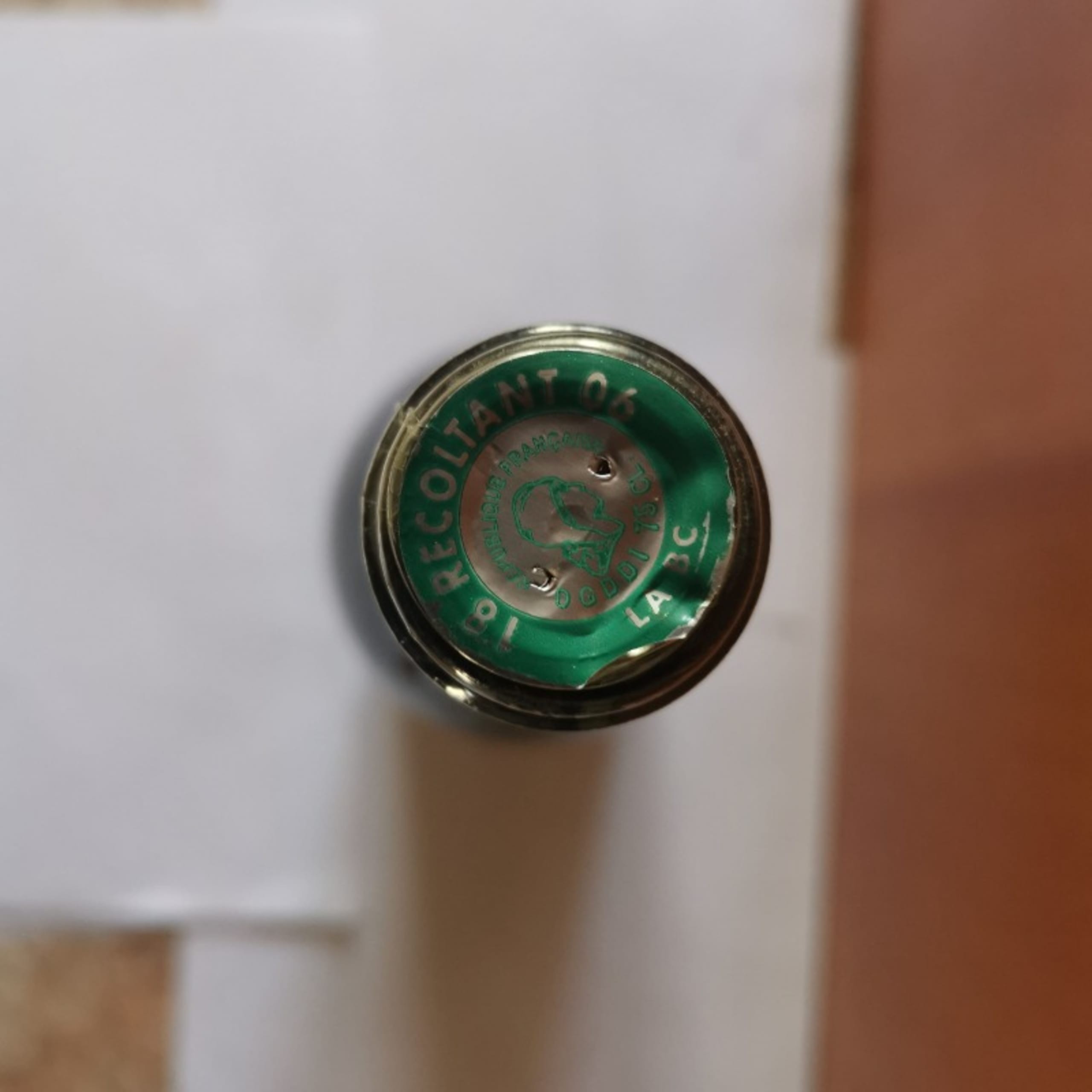 Caps