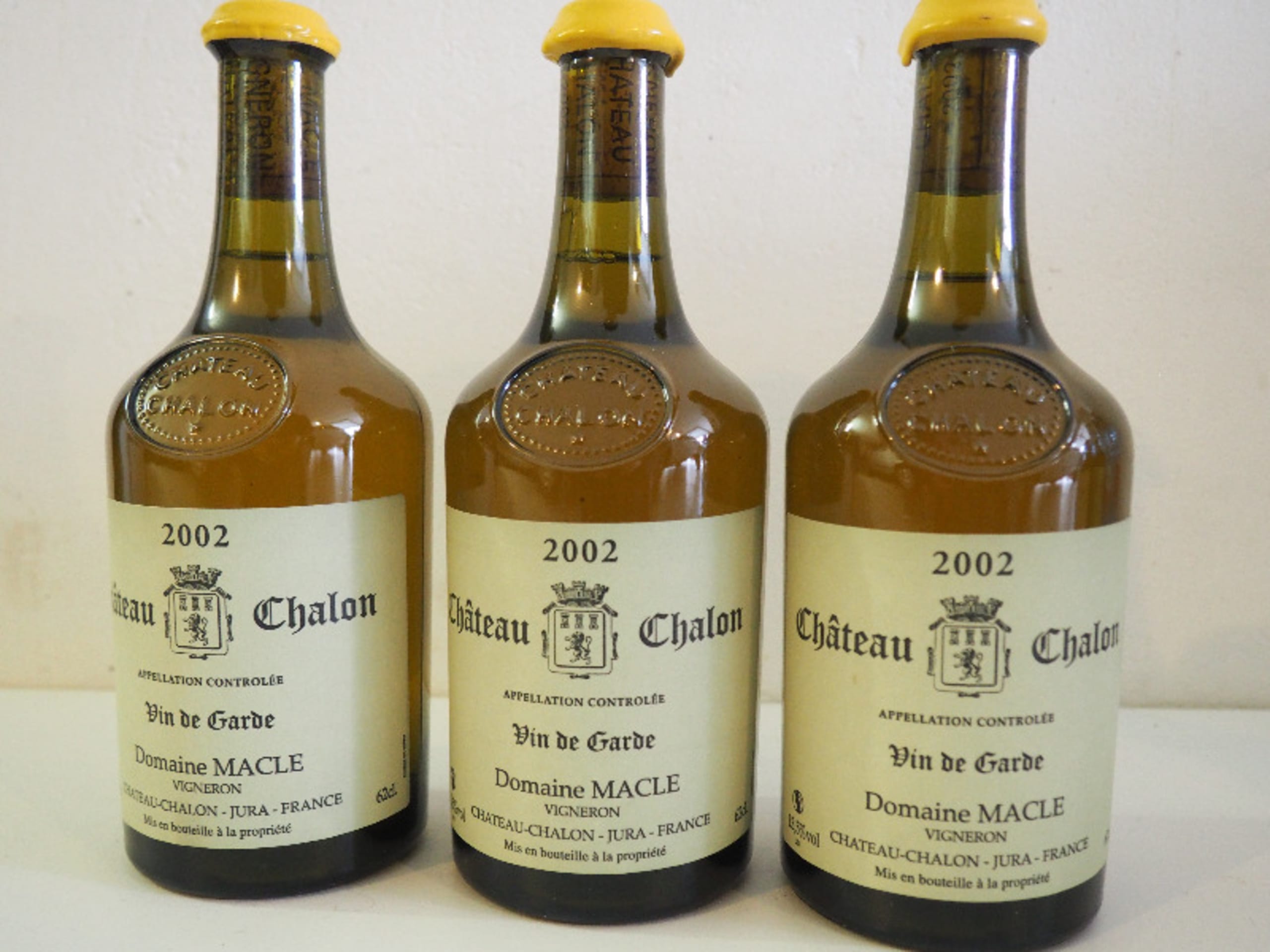 3 x Vin de Garde, Domaine Macle, Château-Châlon, 2002