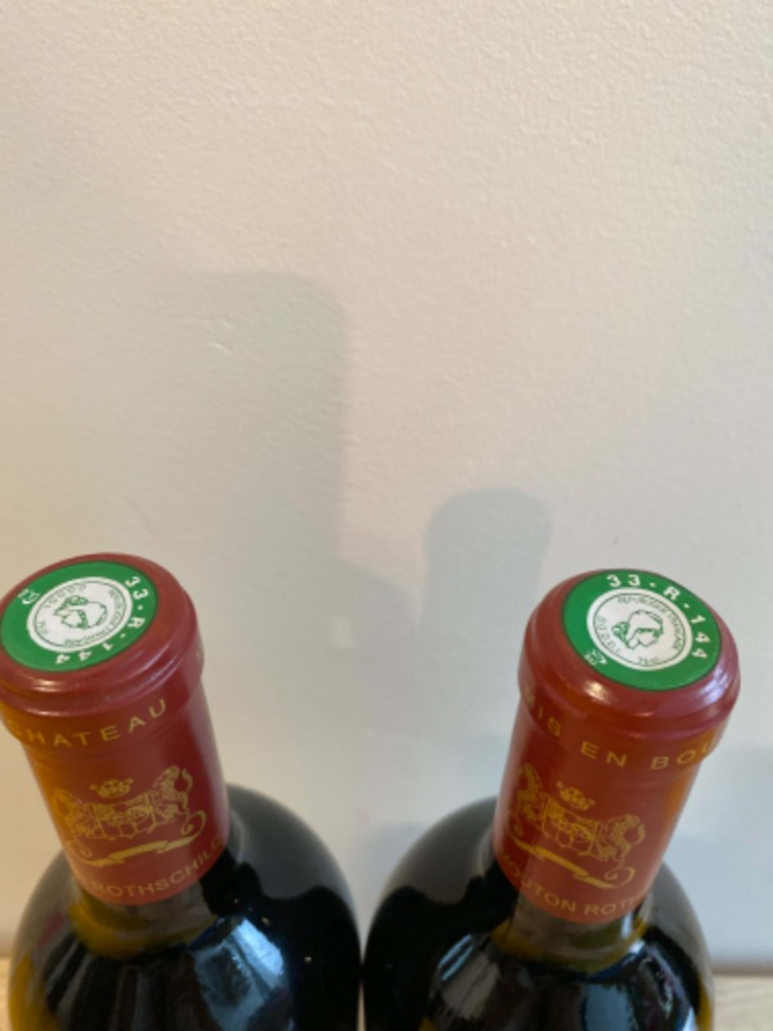Caps