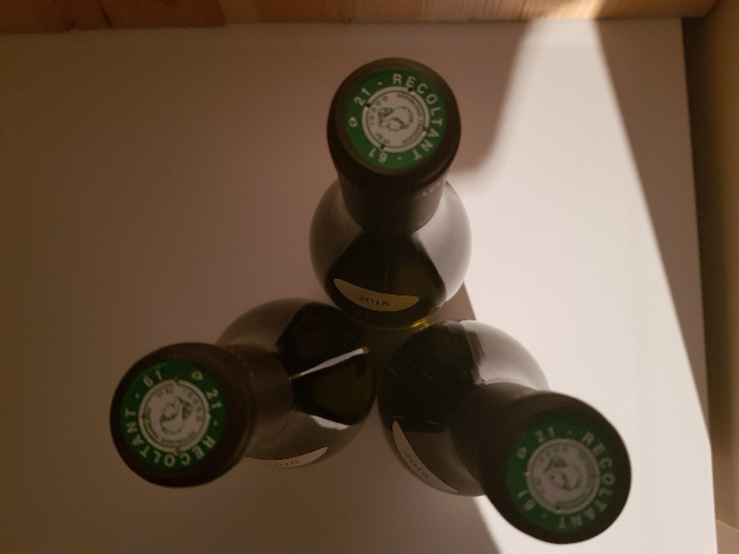 Caps