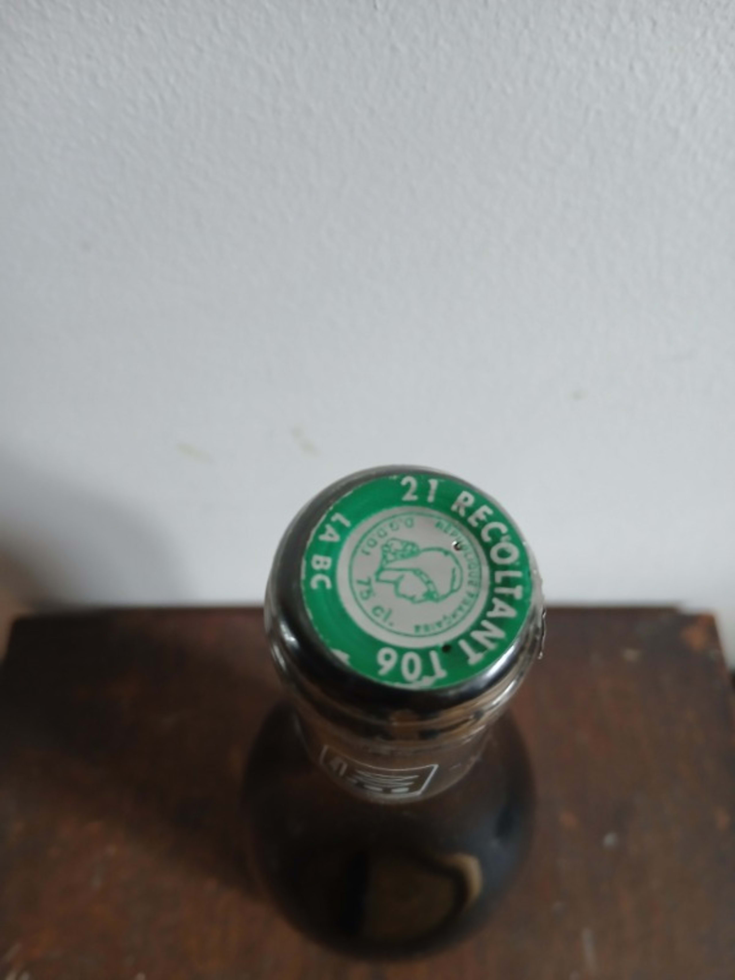 Caps