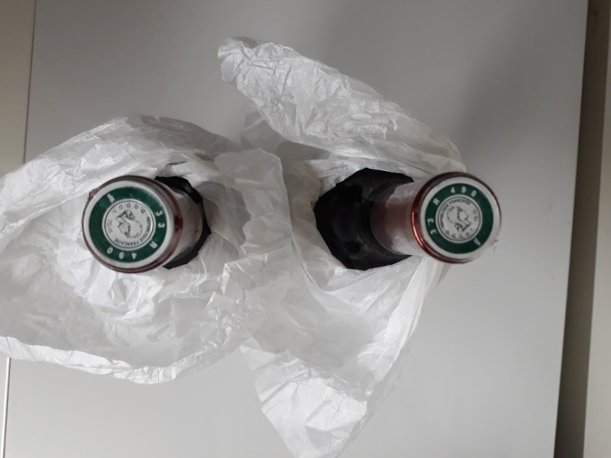 Caps