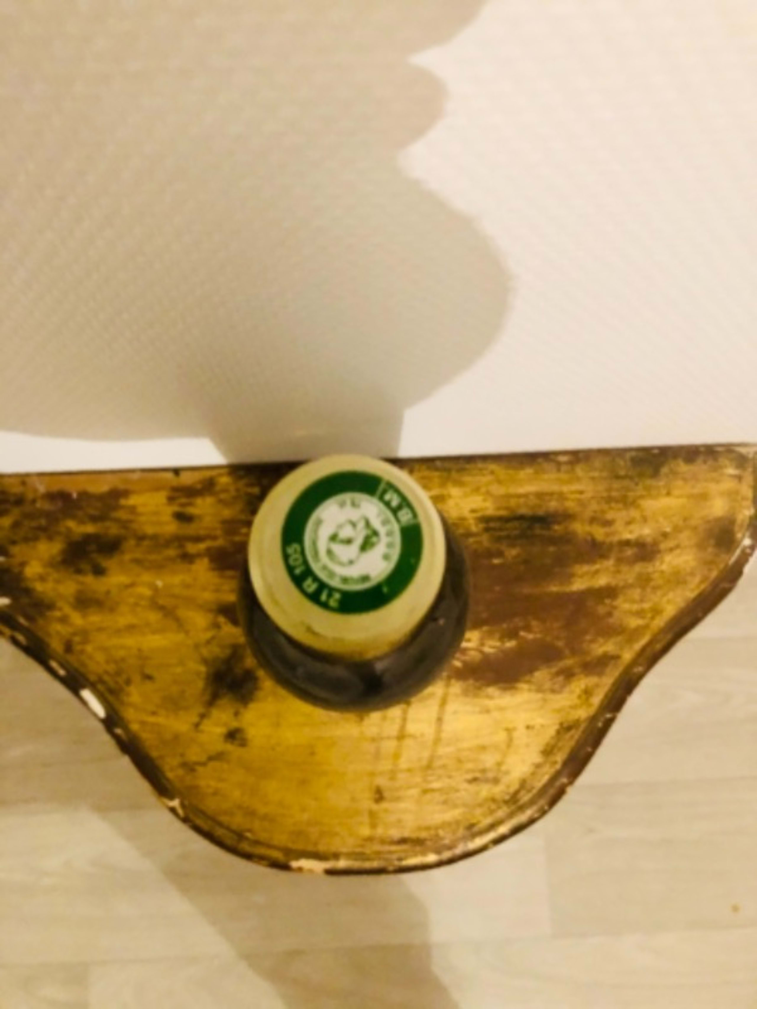 Caps