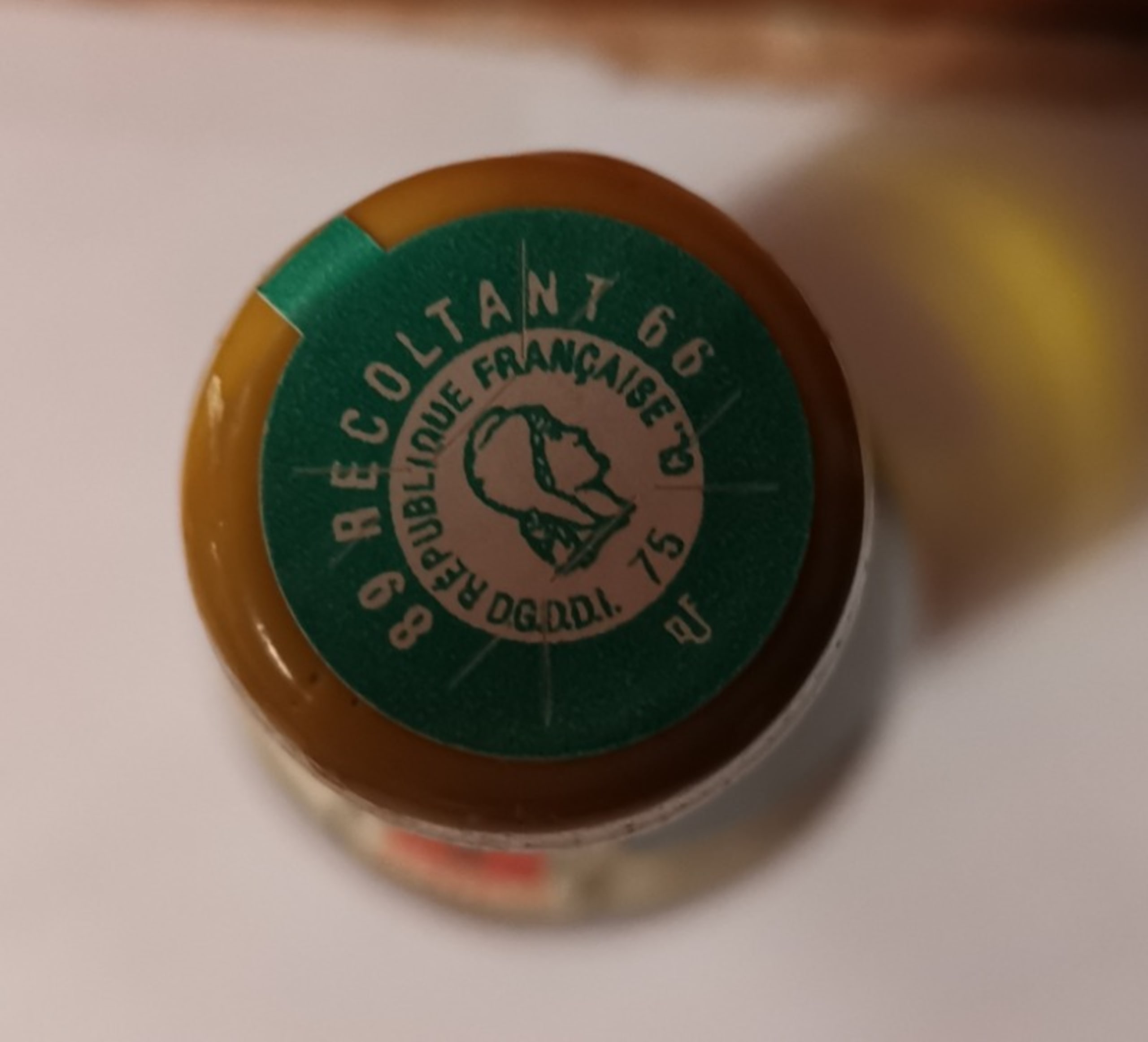 Caps