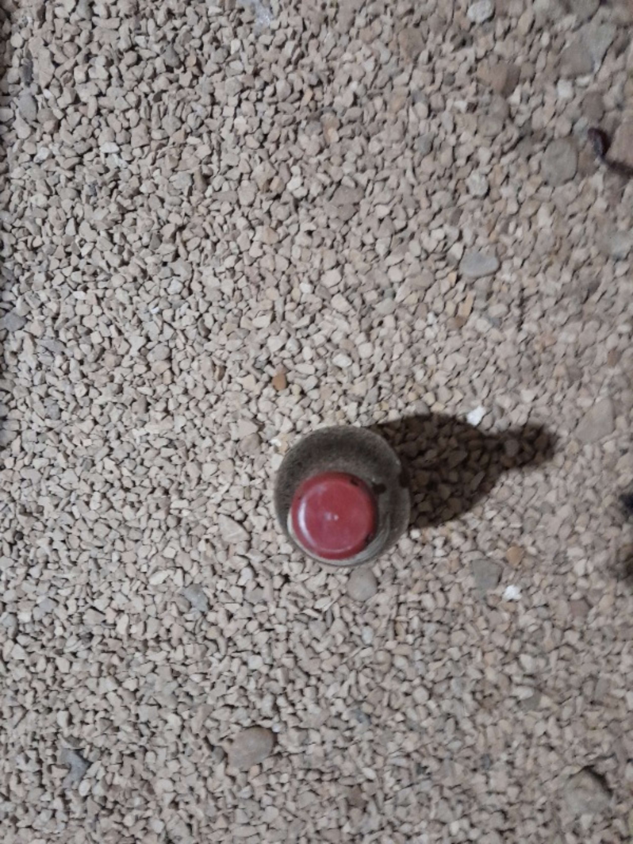 Caps