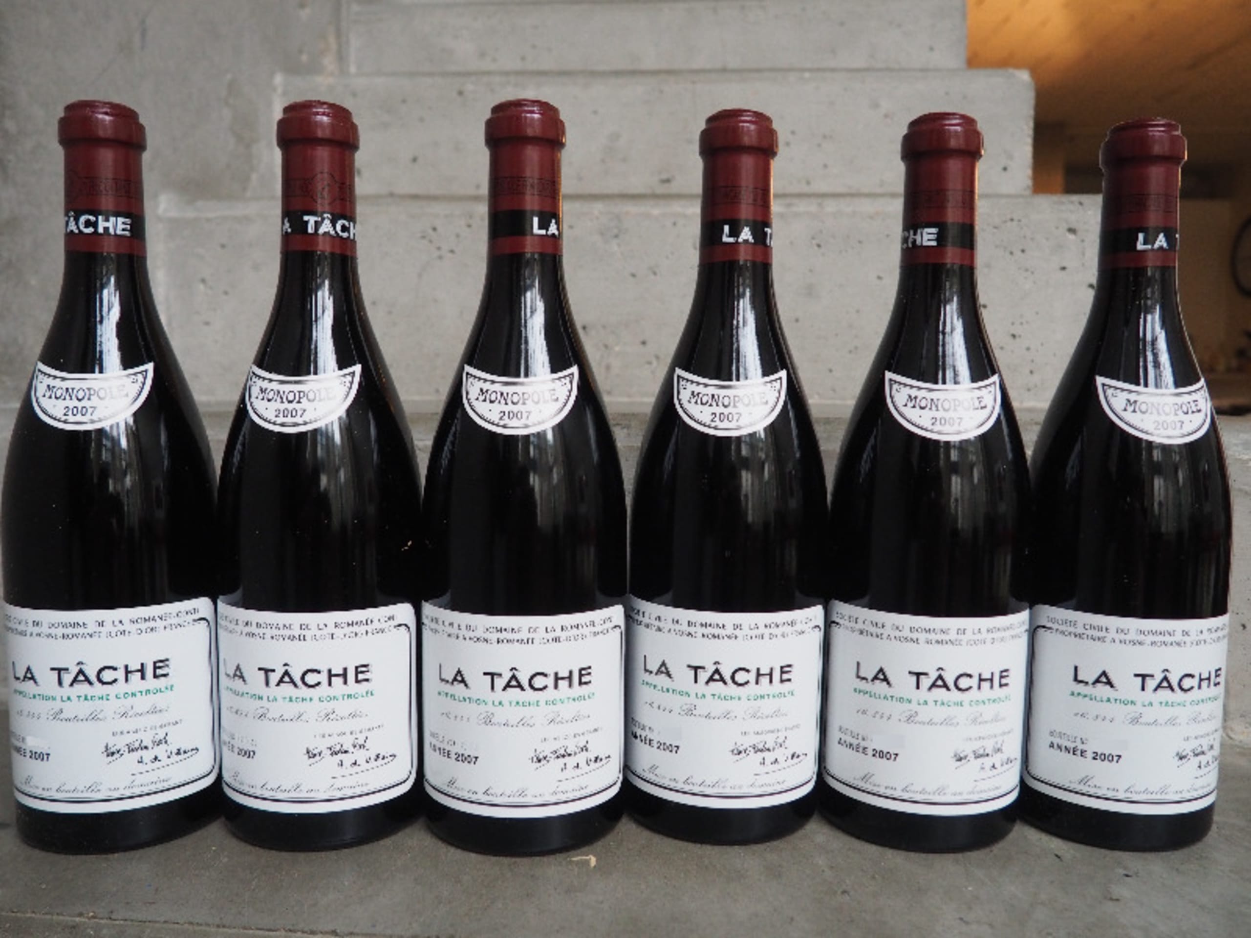 6 x La Tache, Domaine de la Romanée-Conti, 2007 (CBO/OWC)