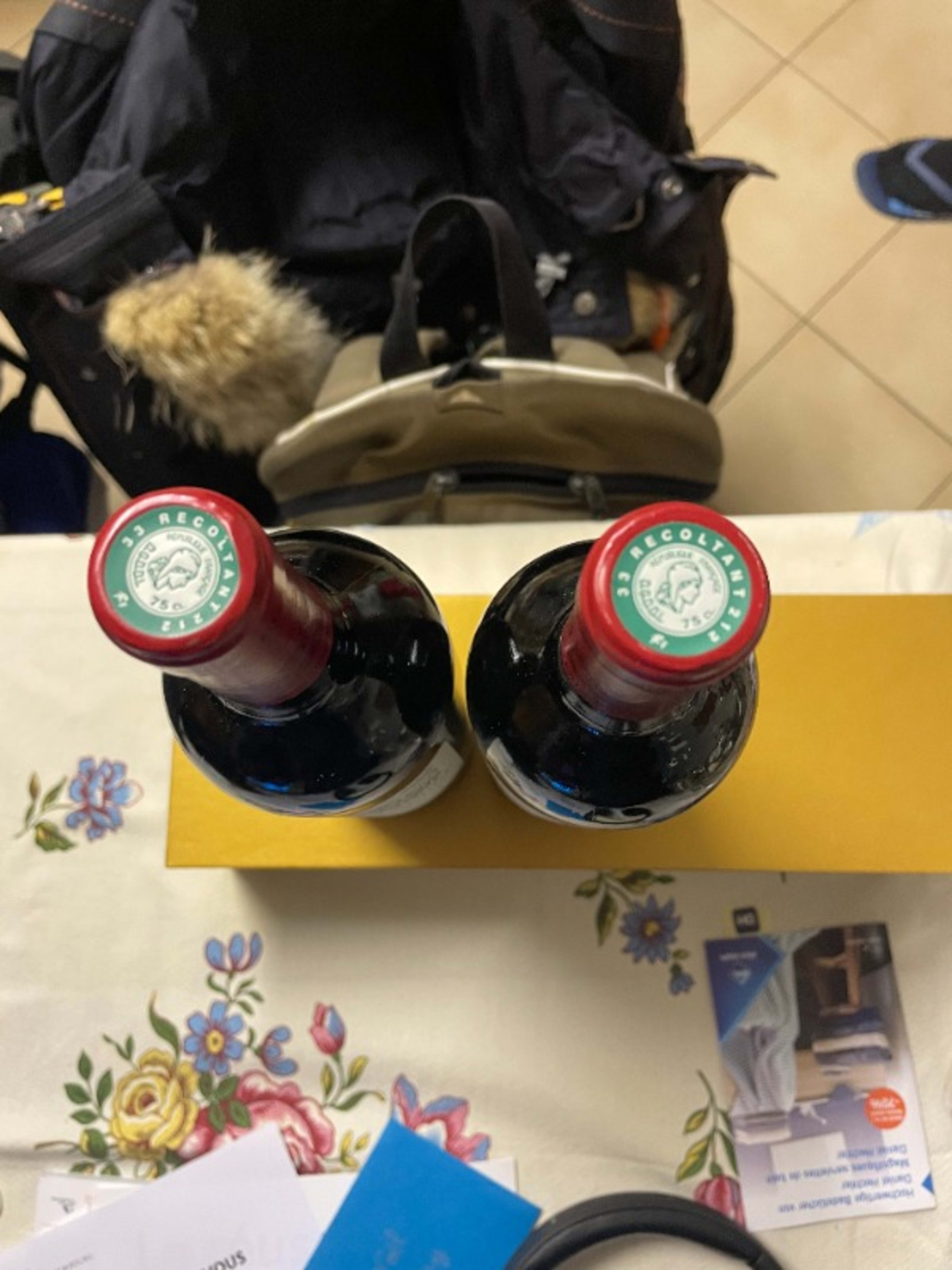 Caps