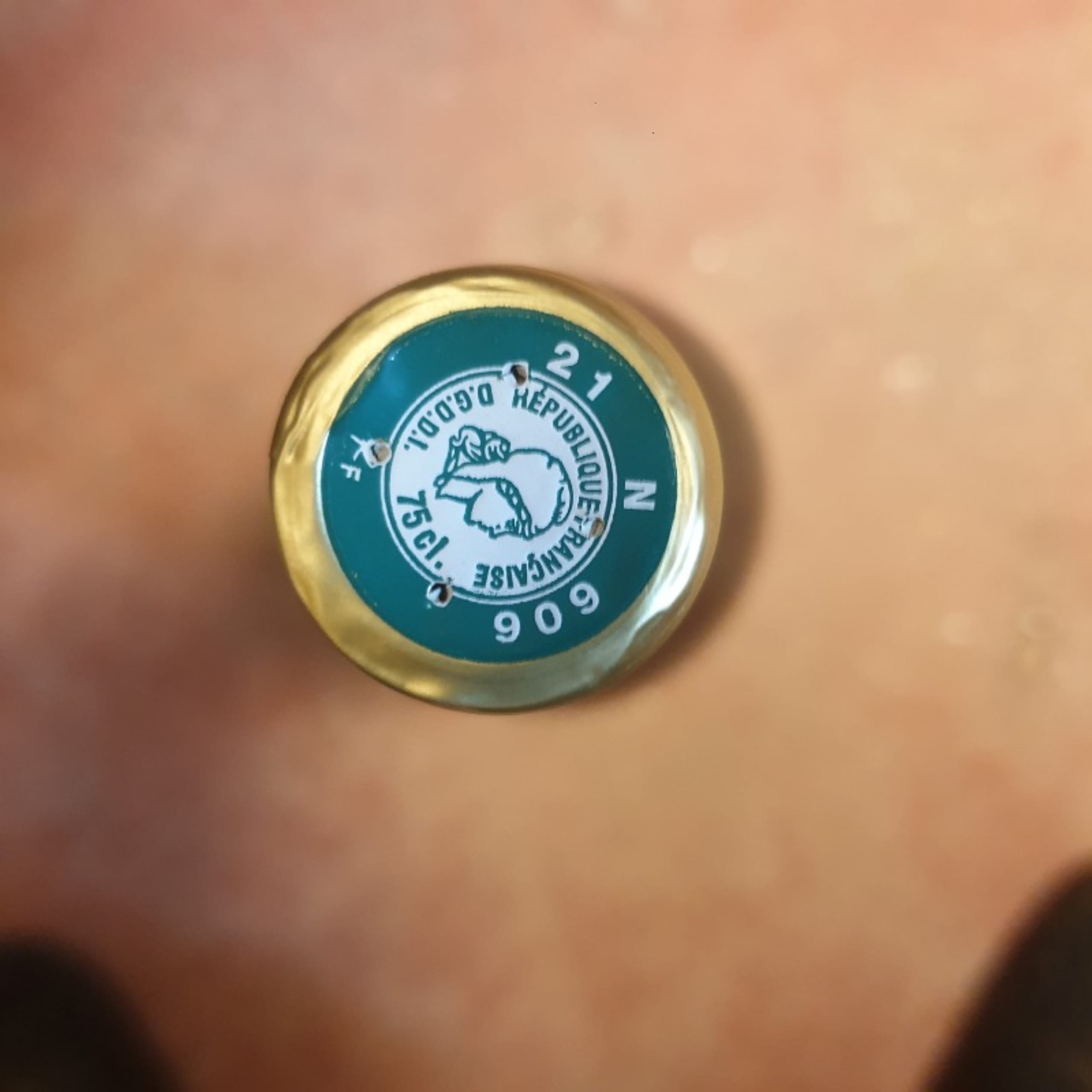 Caps