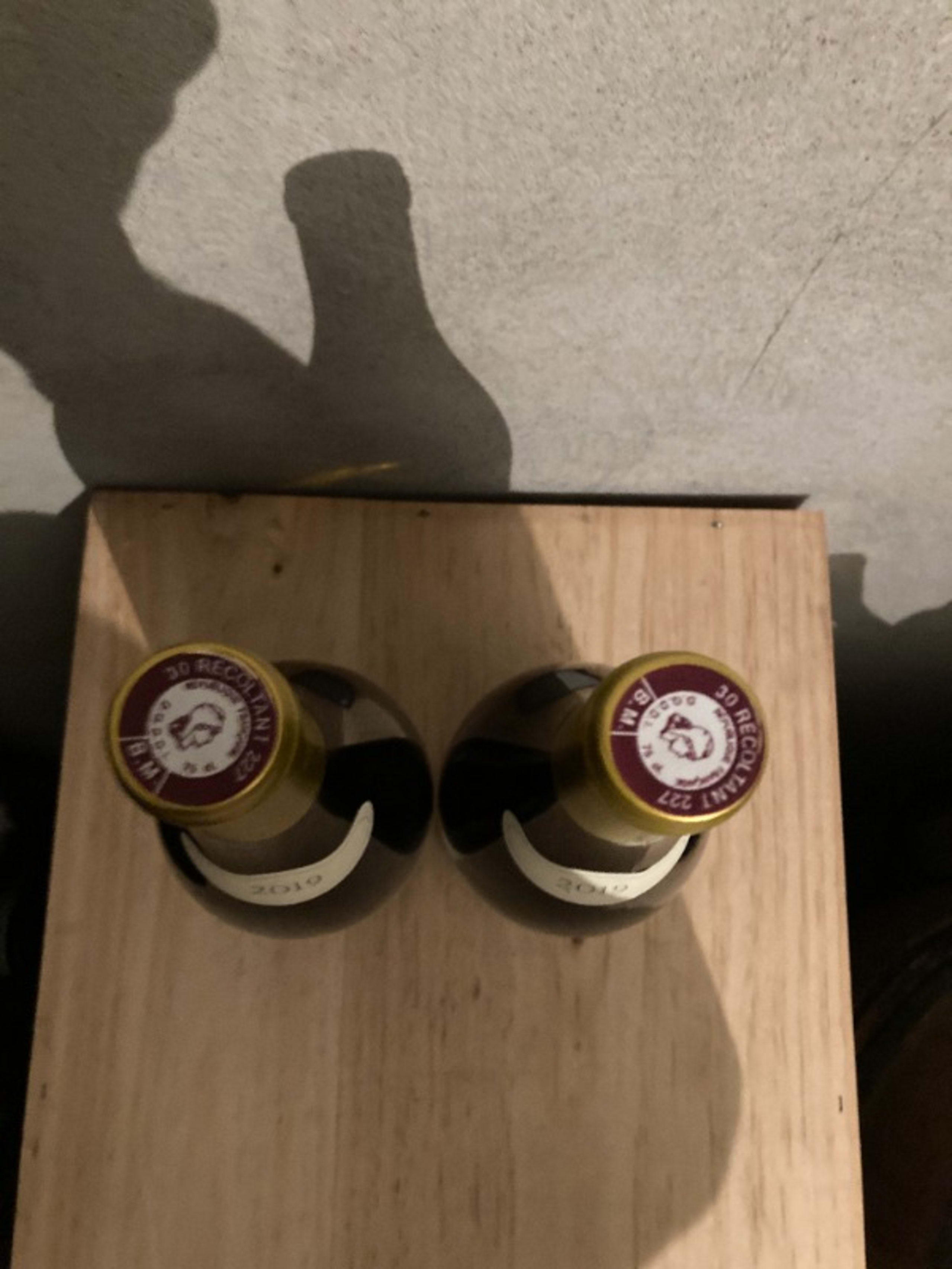 Caps