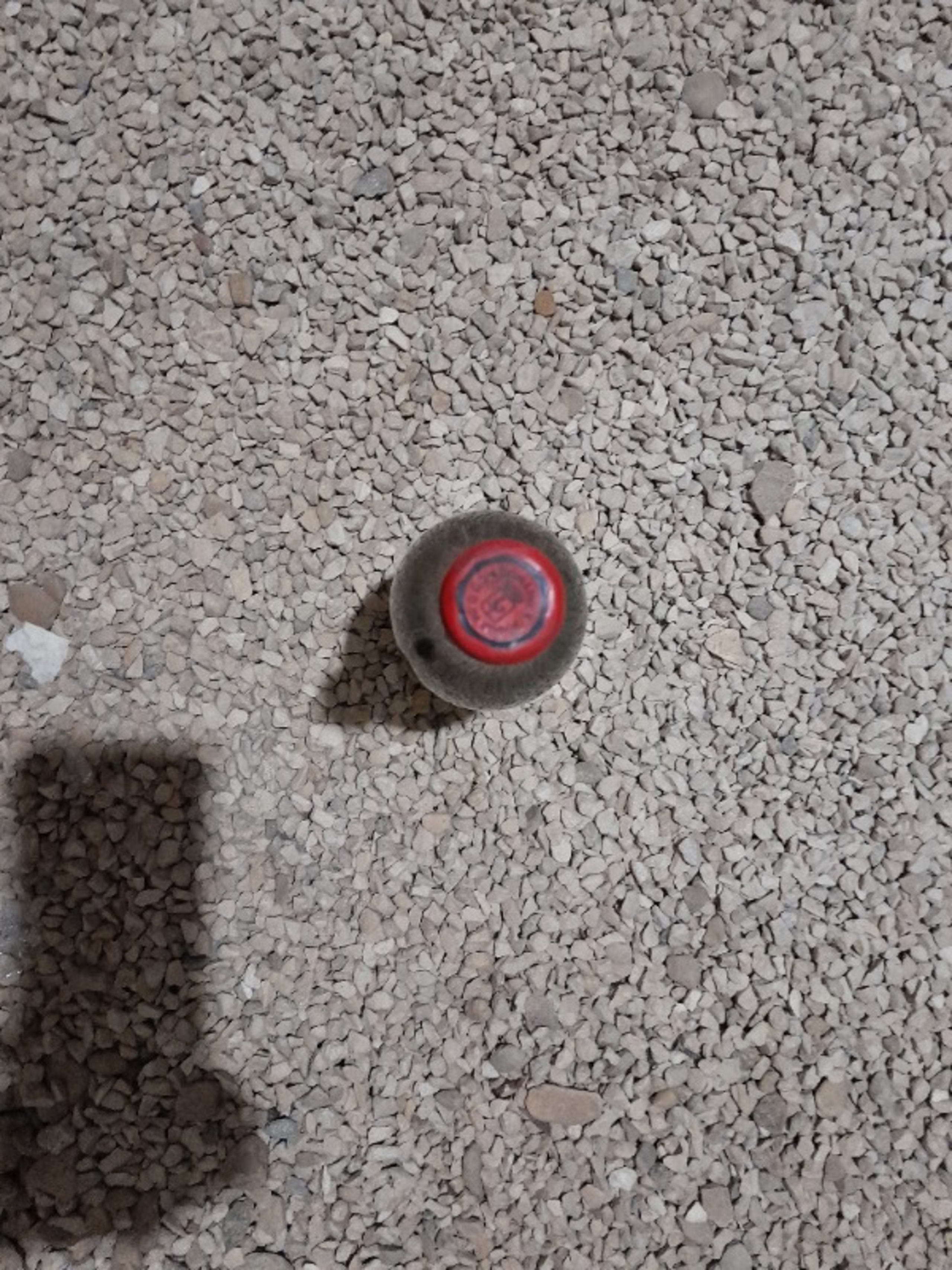 Caps