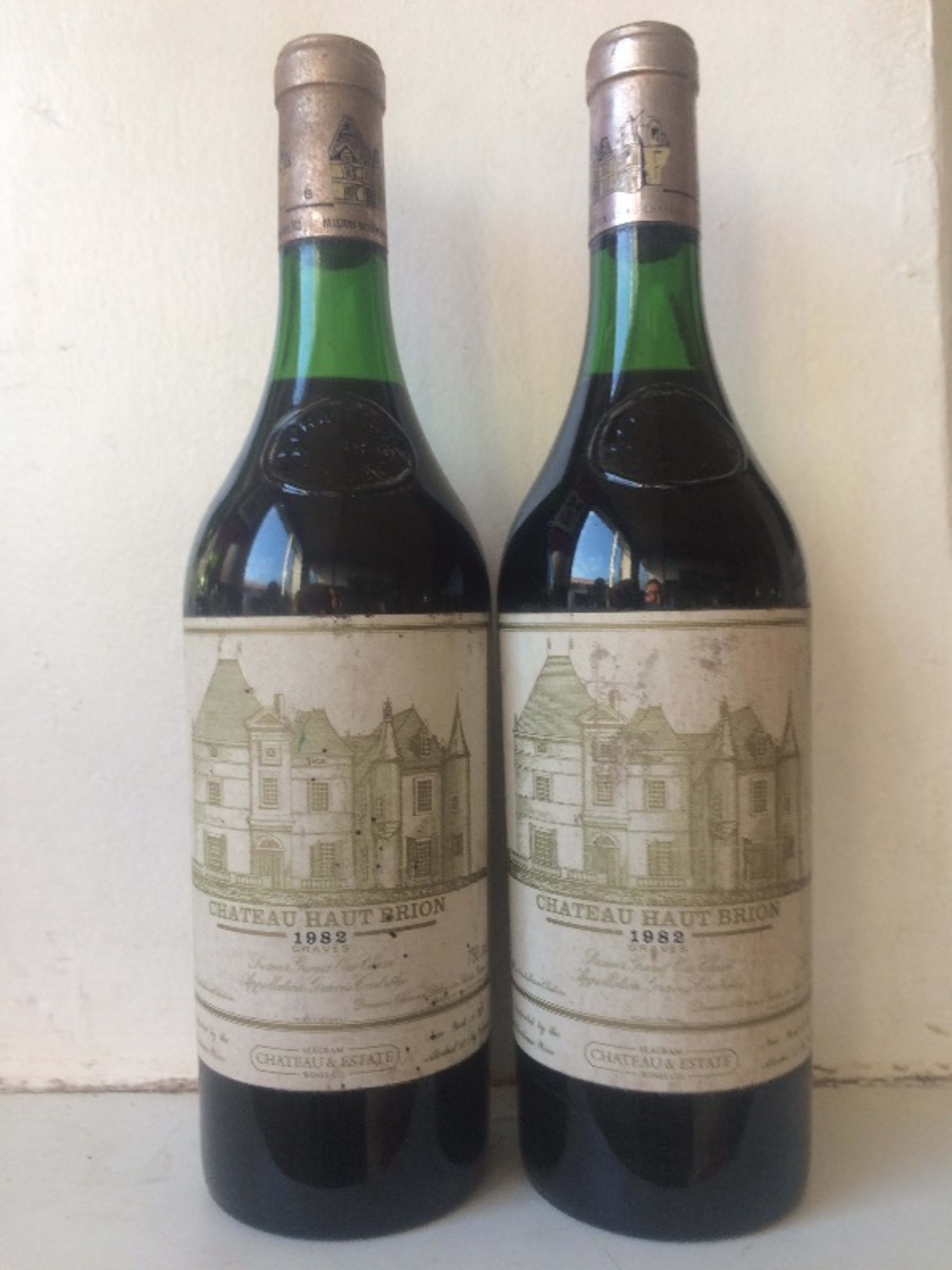 2 x Château Haut-Brion, Pessac-Léognan, 1982