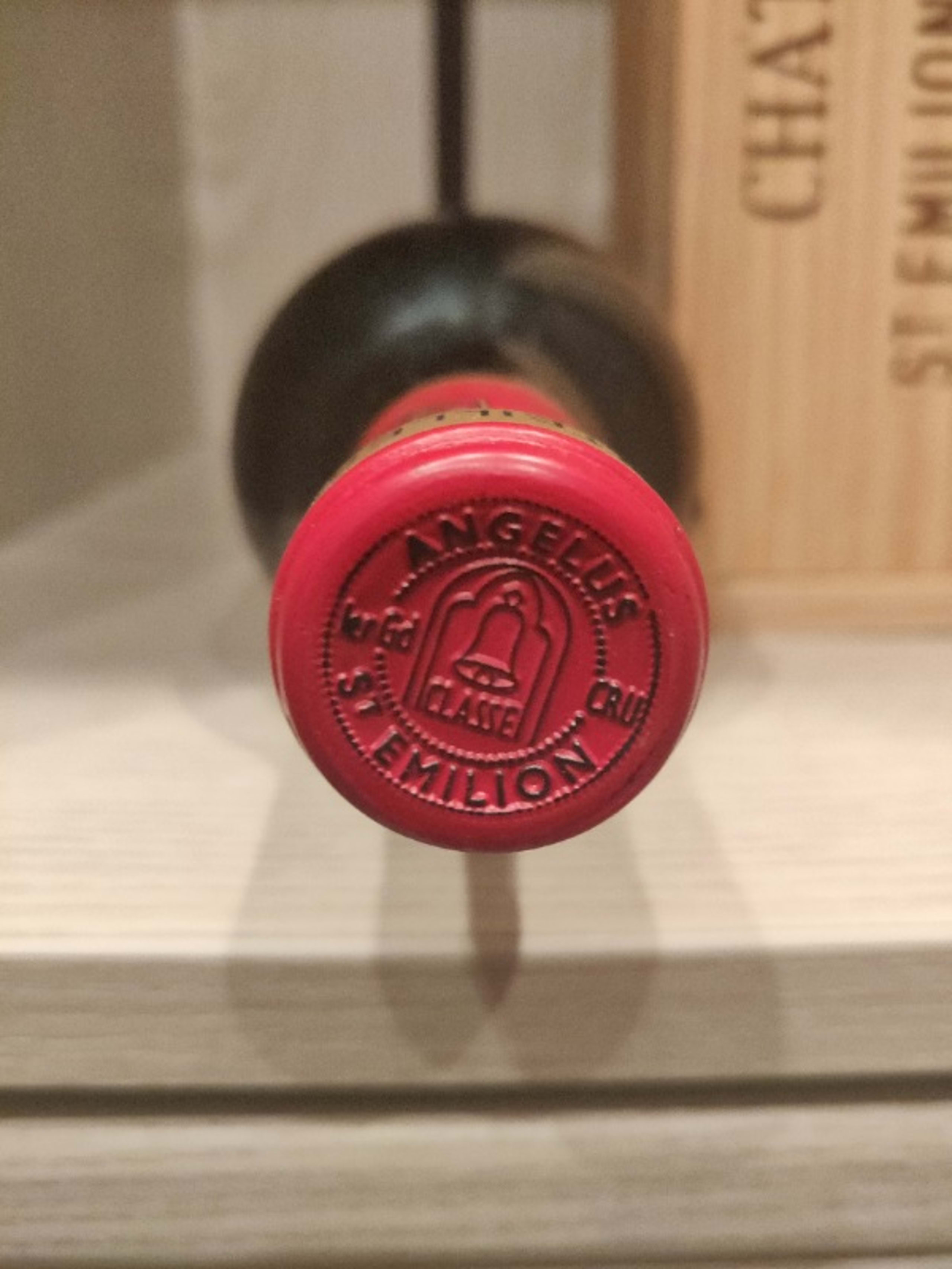 Caps