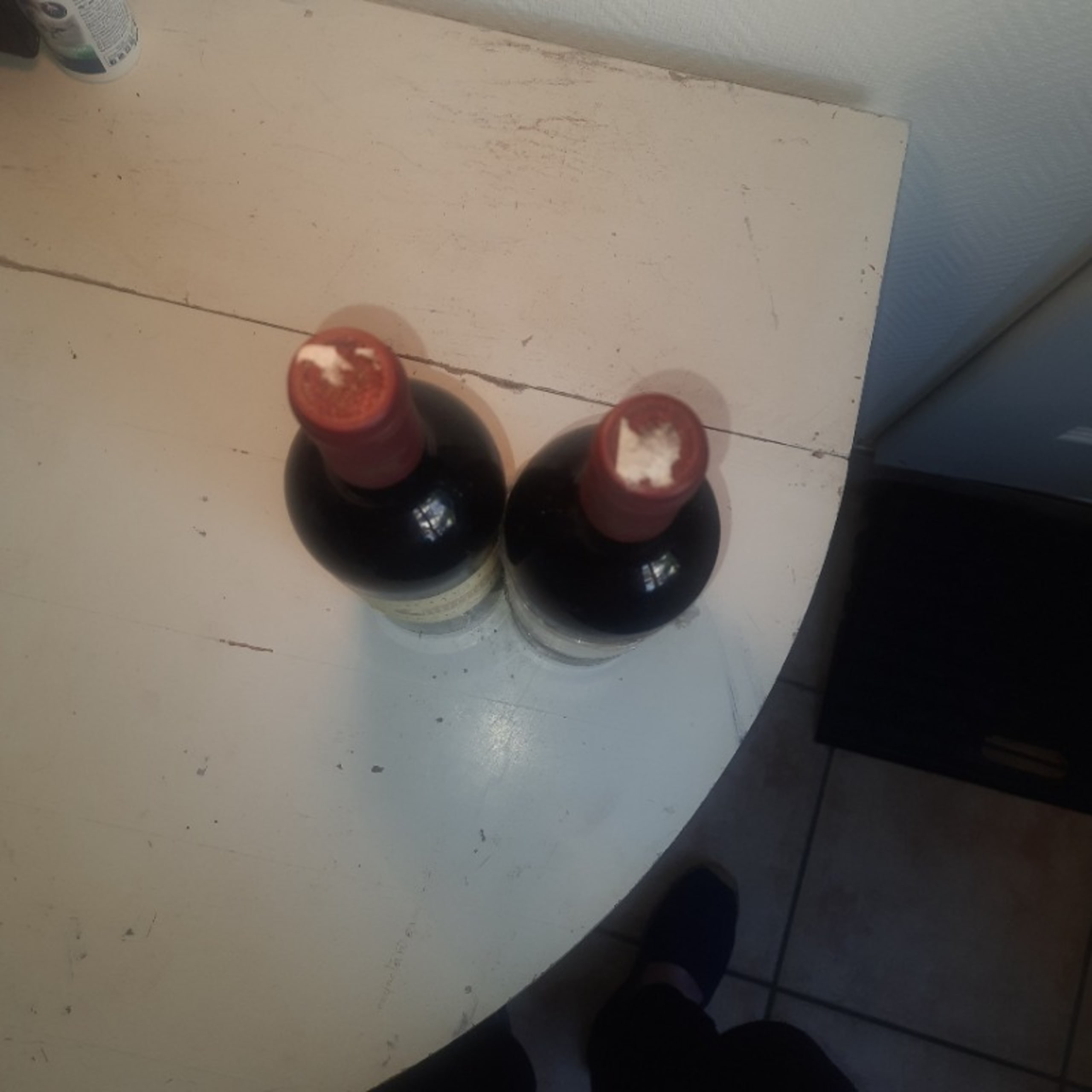 Caps