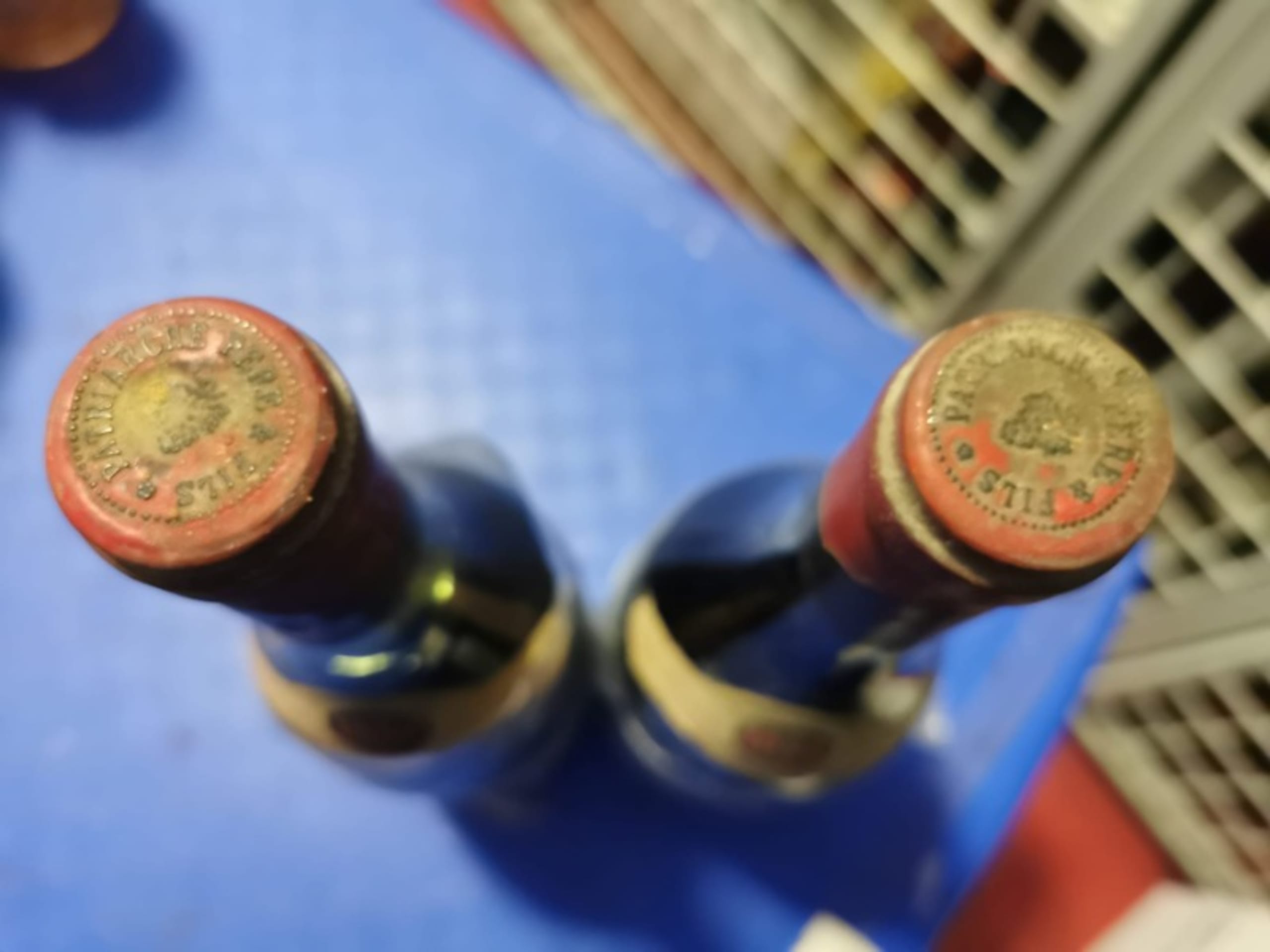 Caps