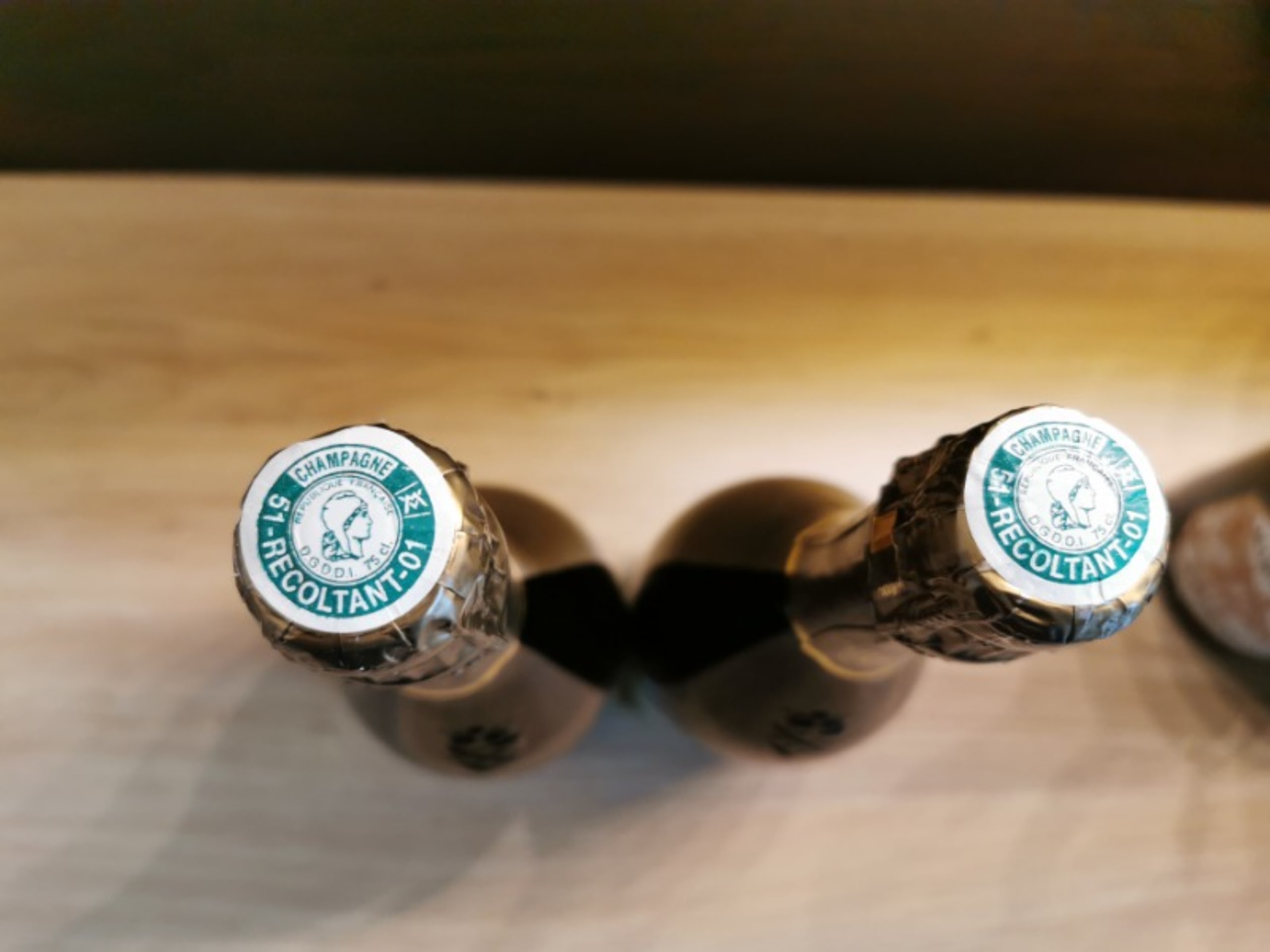 Caps