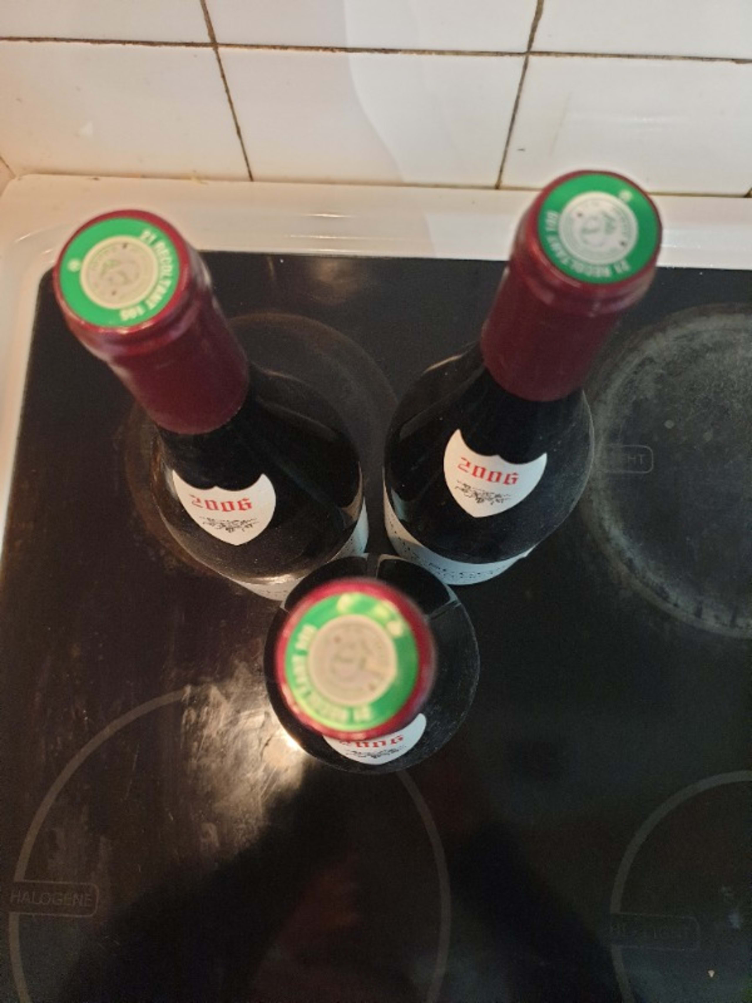 Caps
