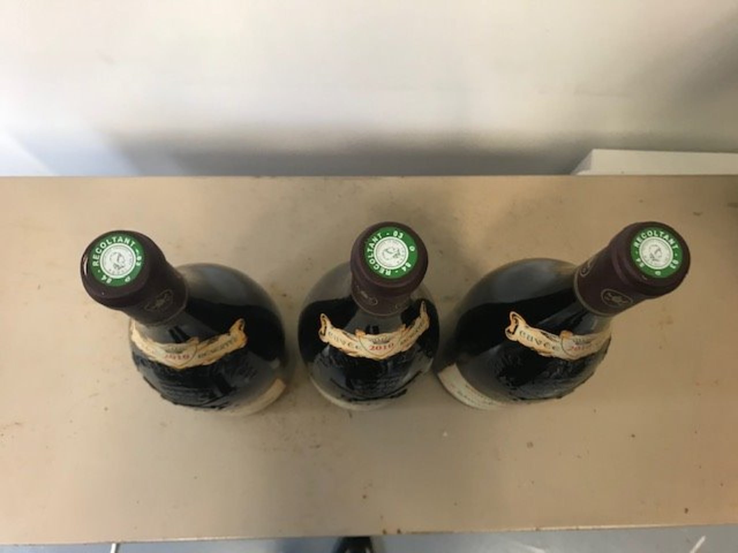 Caps