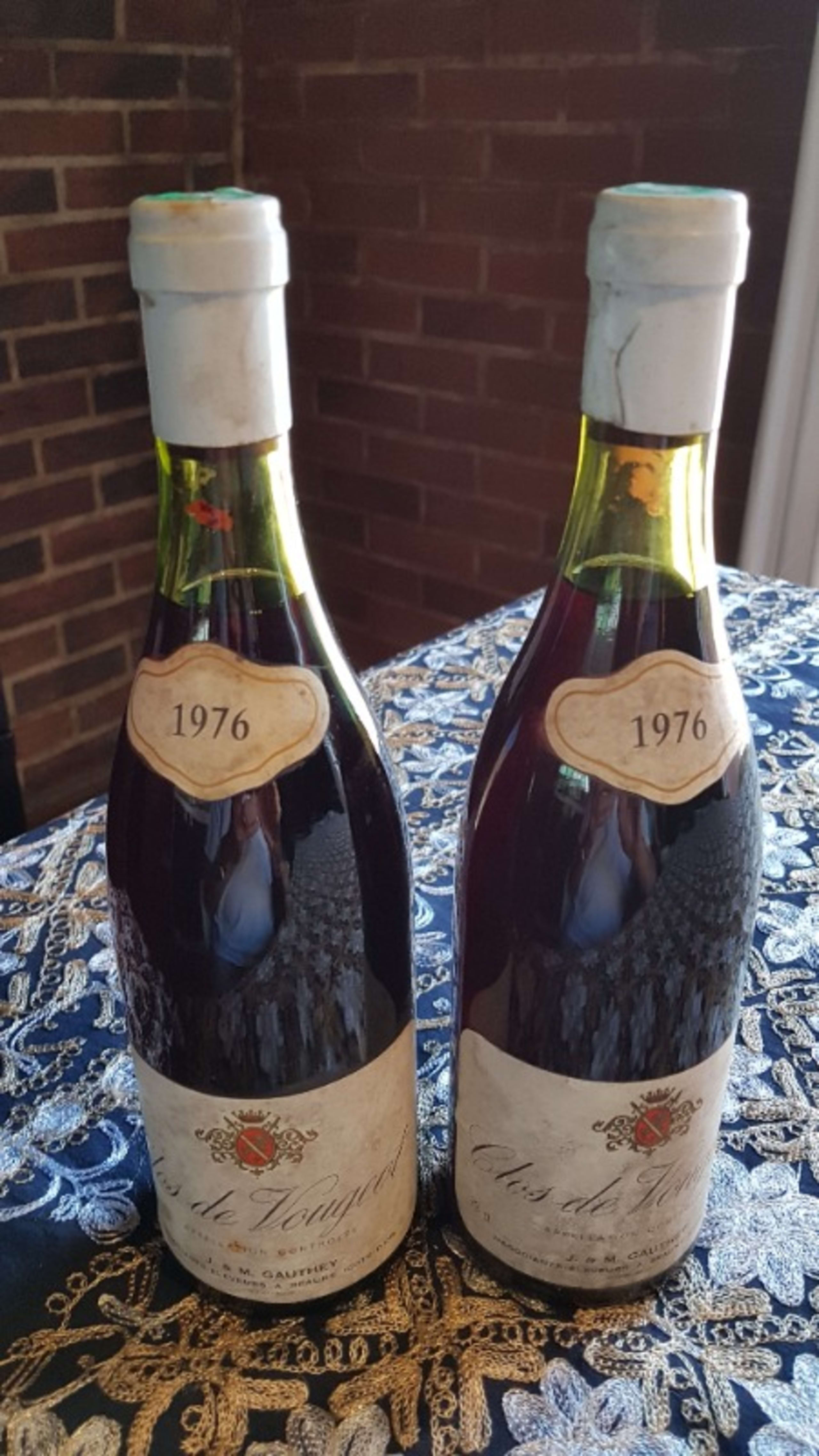 2 x Clos de Vougeot, J et M Gauthey, négociant-éleveur, 1976
