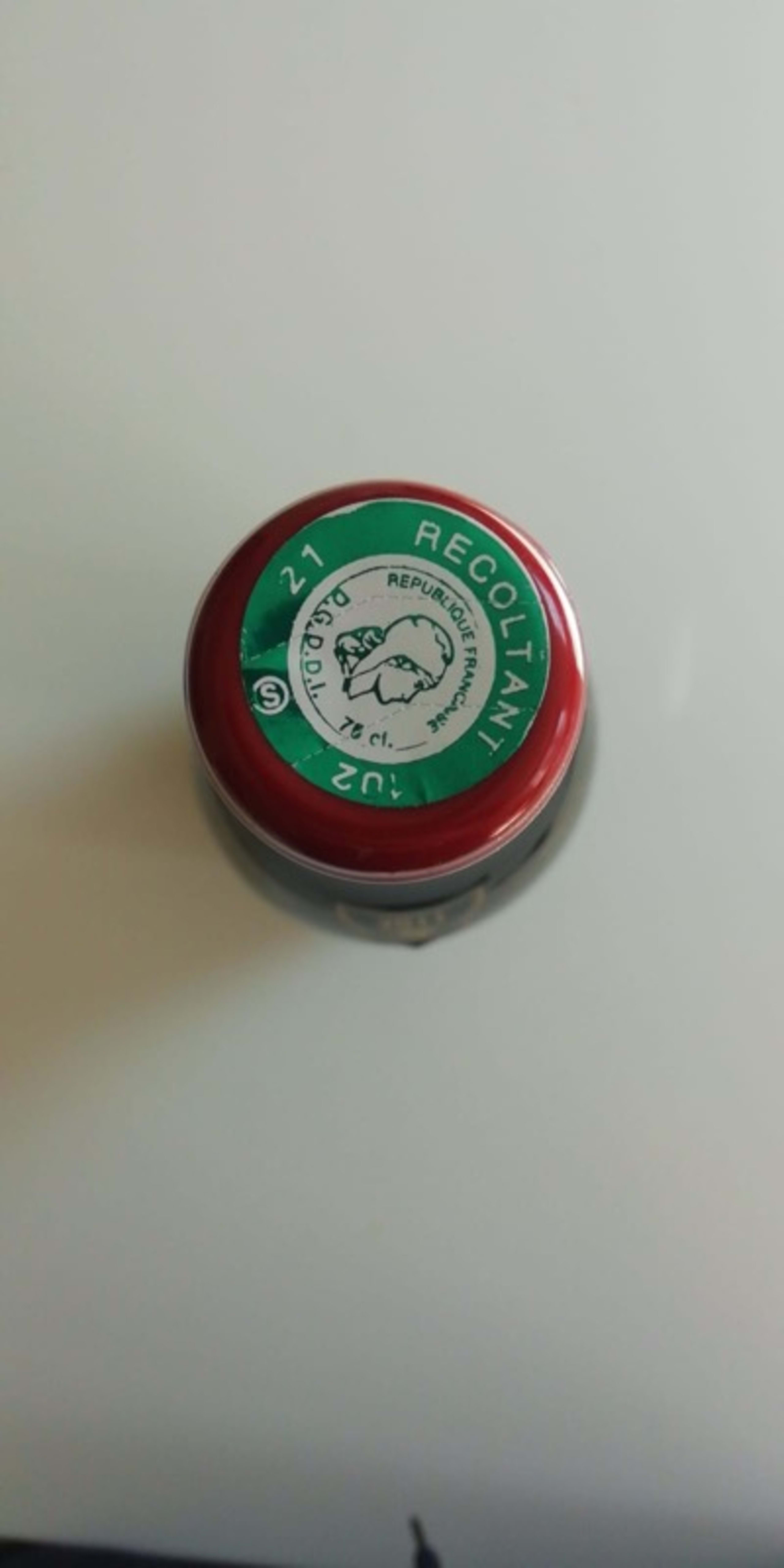 Caps