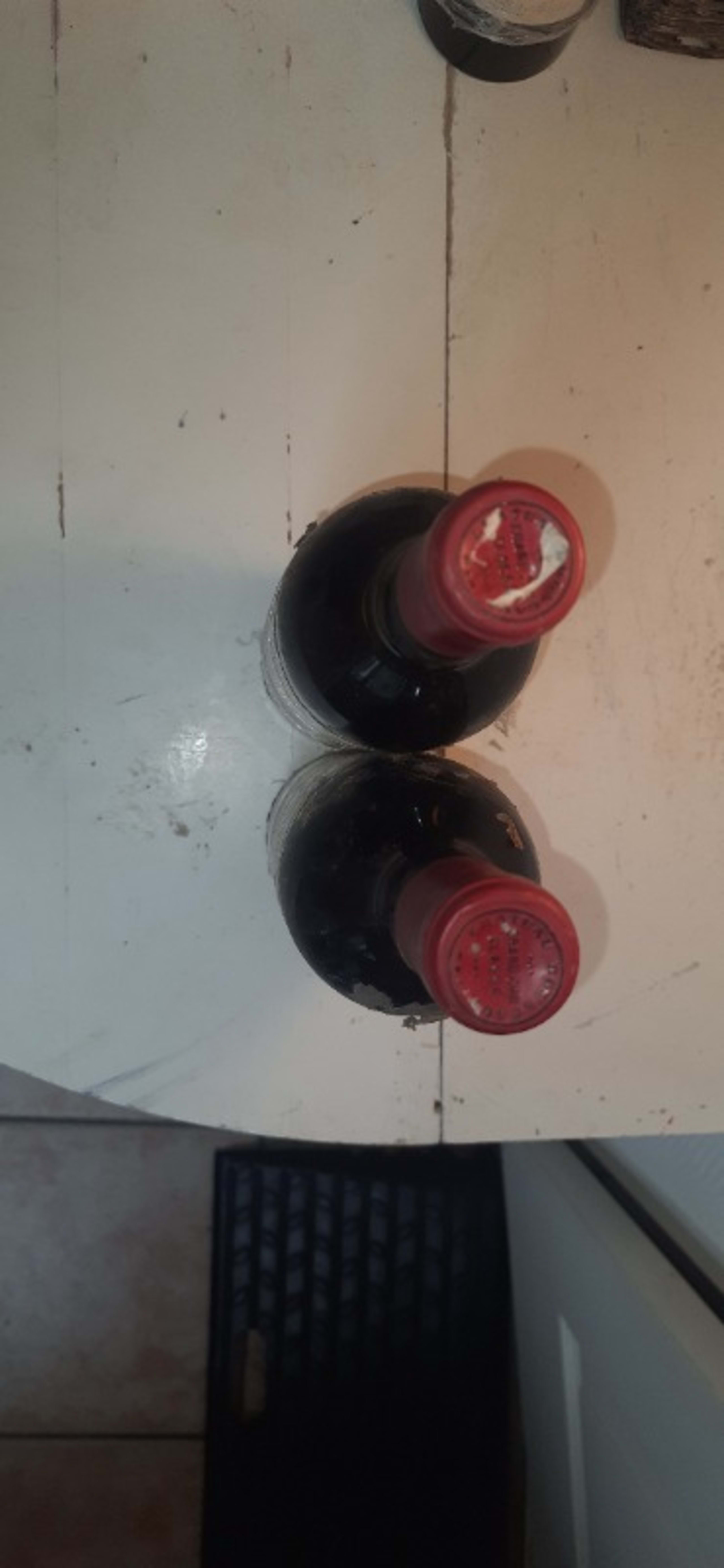 Caps