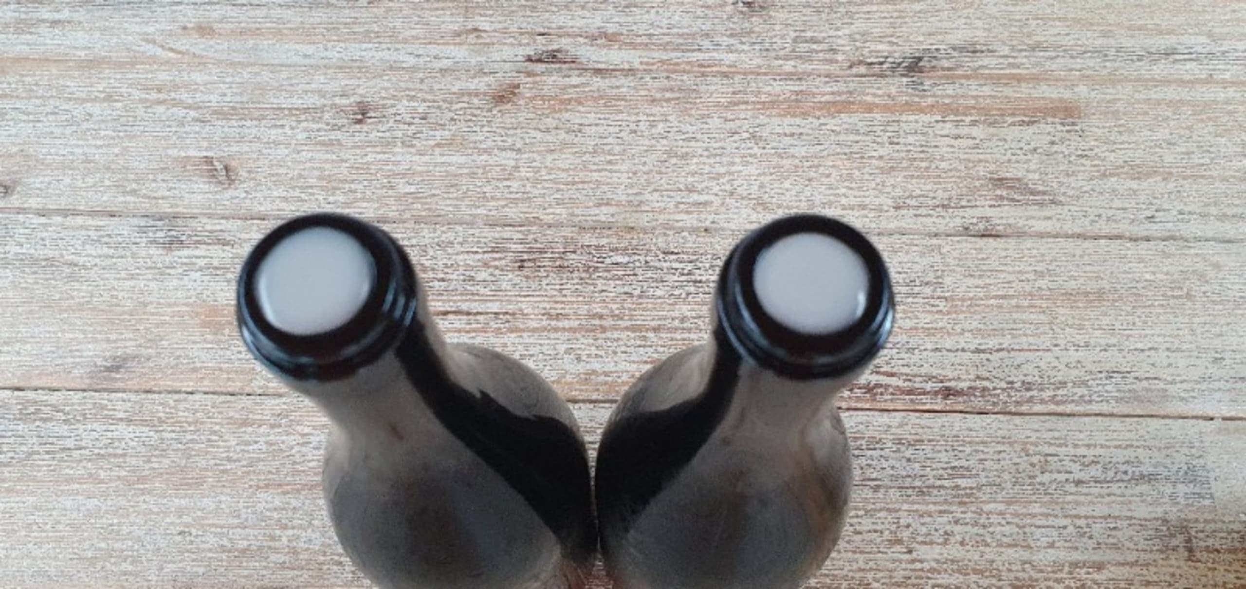 Caps