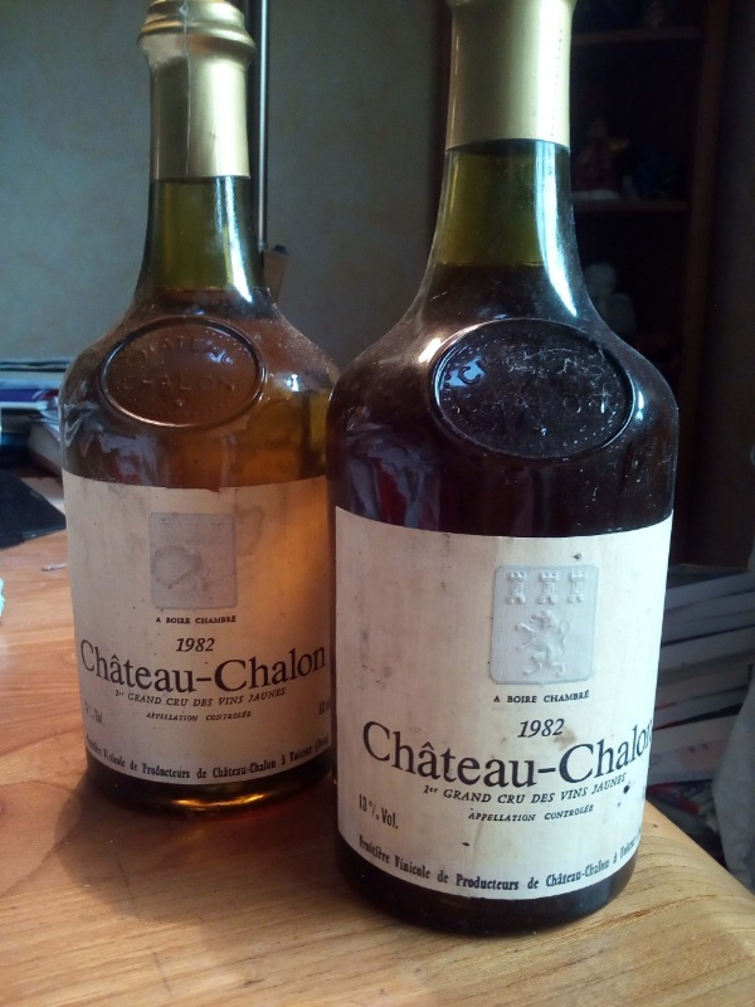 2 x Vin jaune, Fruitière Viticole de Voiteur, Château-Châlon, 1982 (70cl)